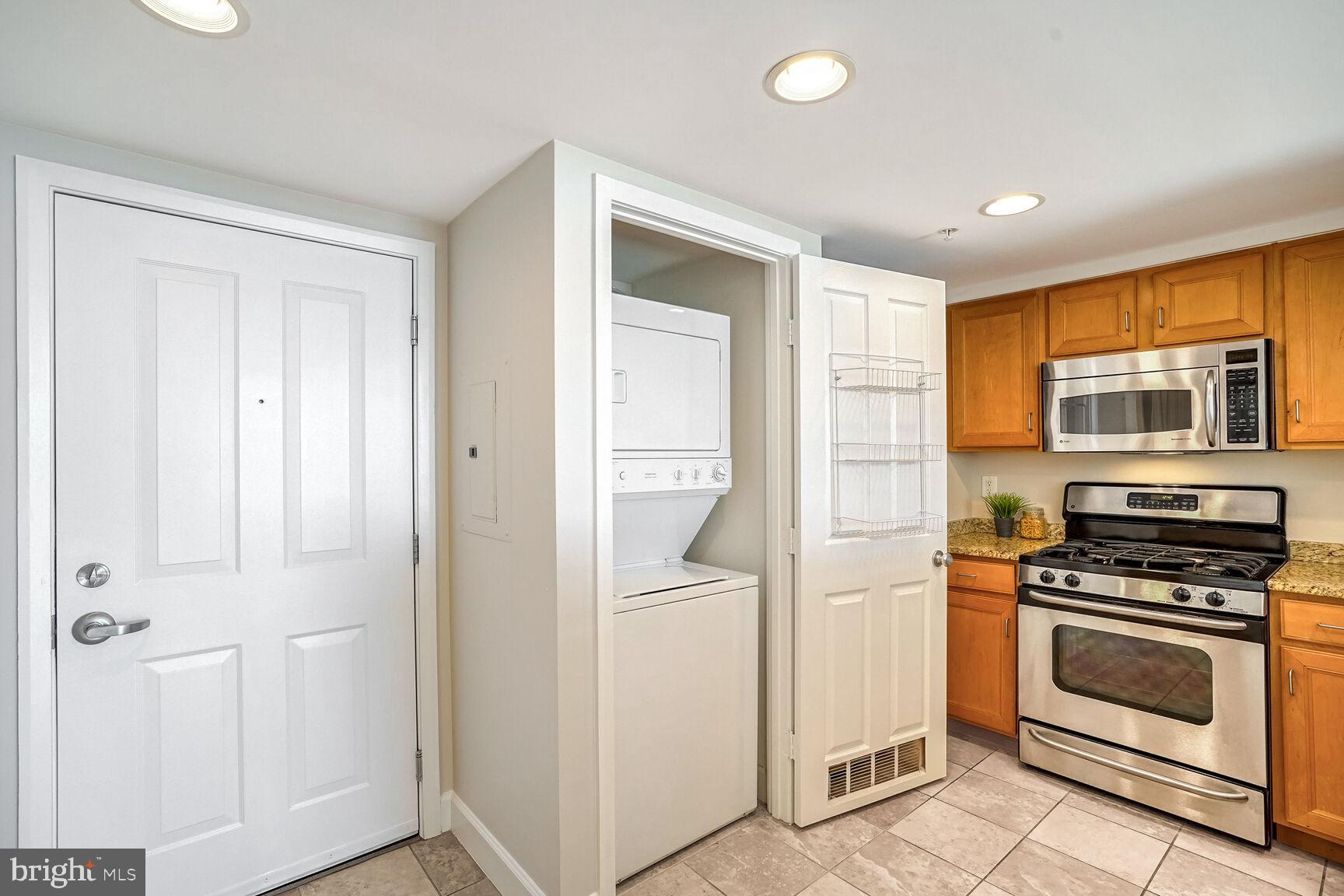 RESIDENCES AT STATION SQUARE - Residential