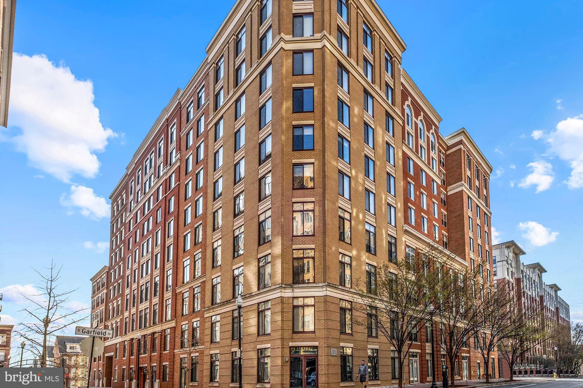 RESIDENCES AT STATION SQUARE - Residential