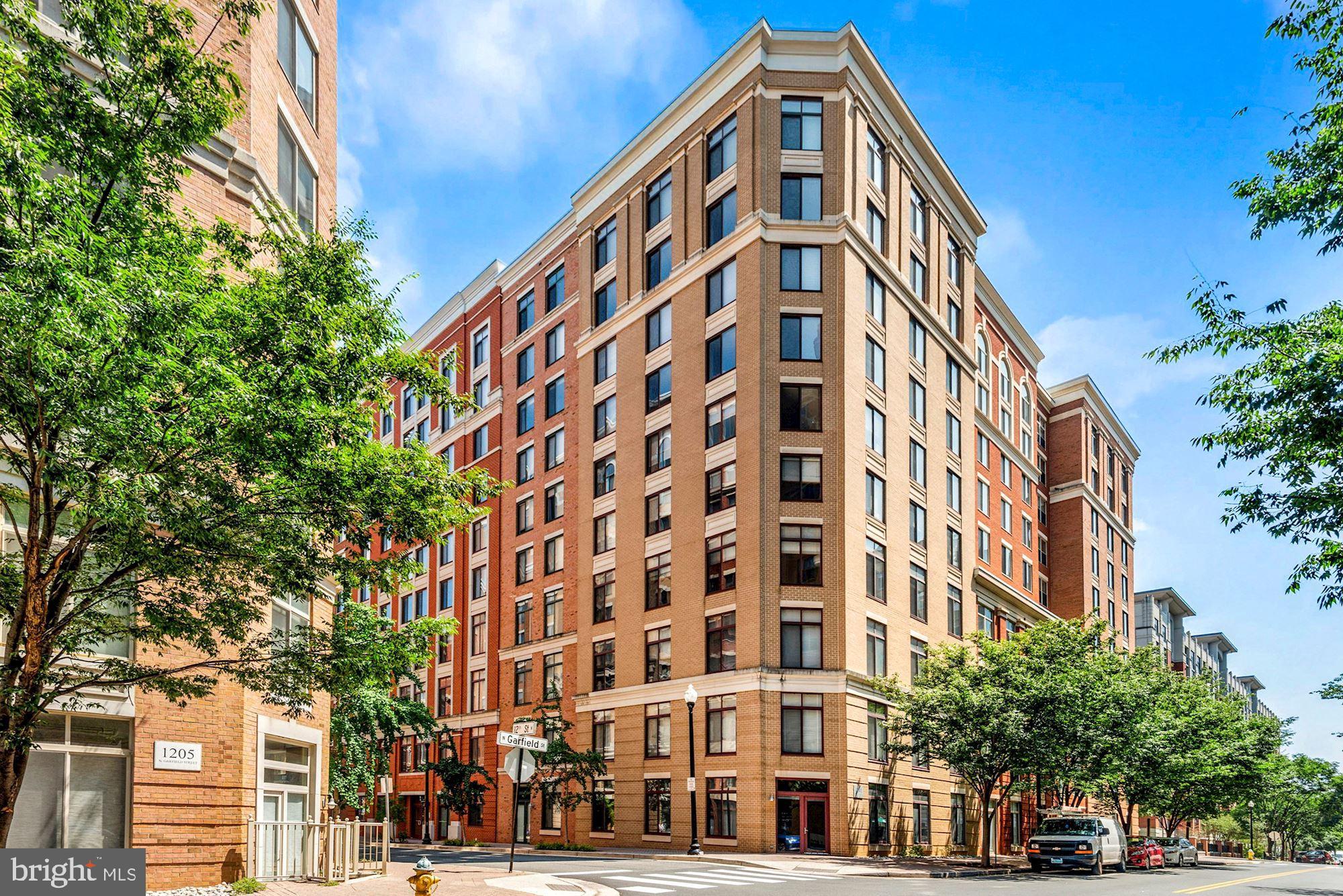 RESIDENCES AT STATION SQUARE - Residential