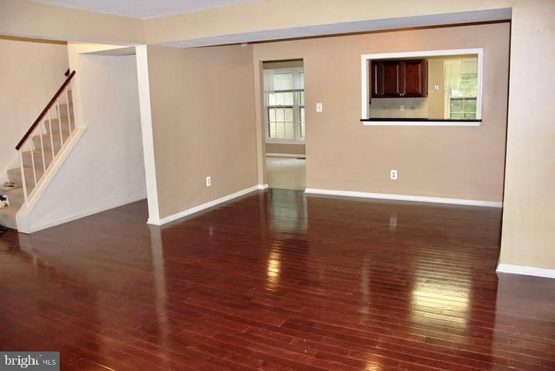 COUNTRY CREEK - Residential Lease