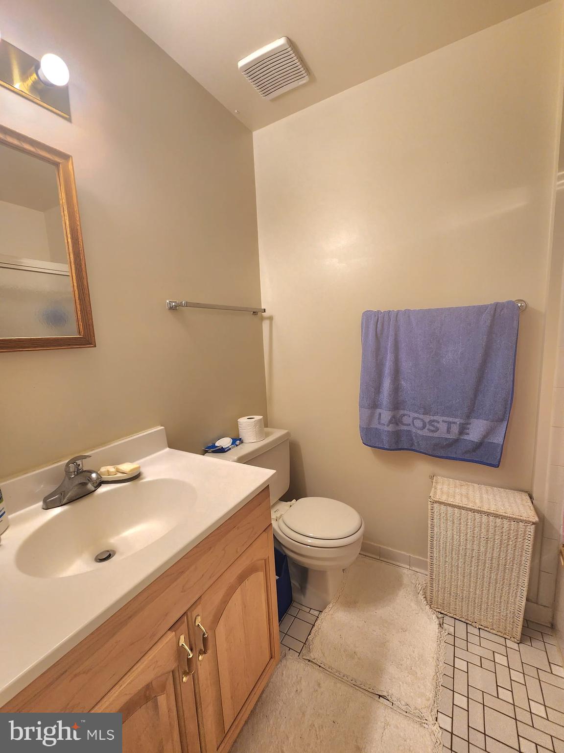 COUNTRY CREEK - Residential Lease