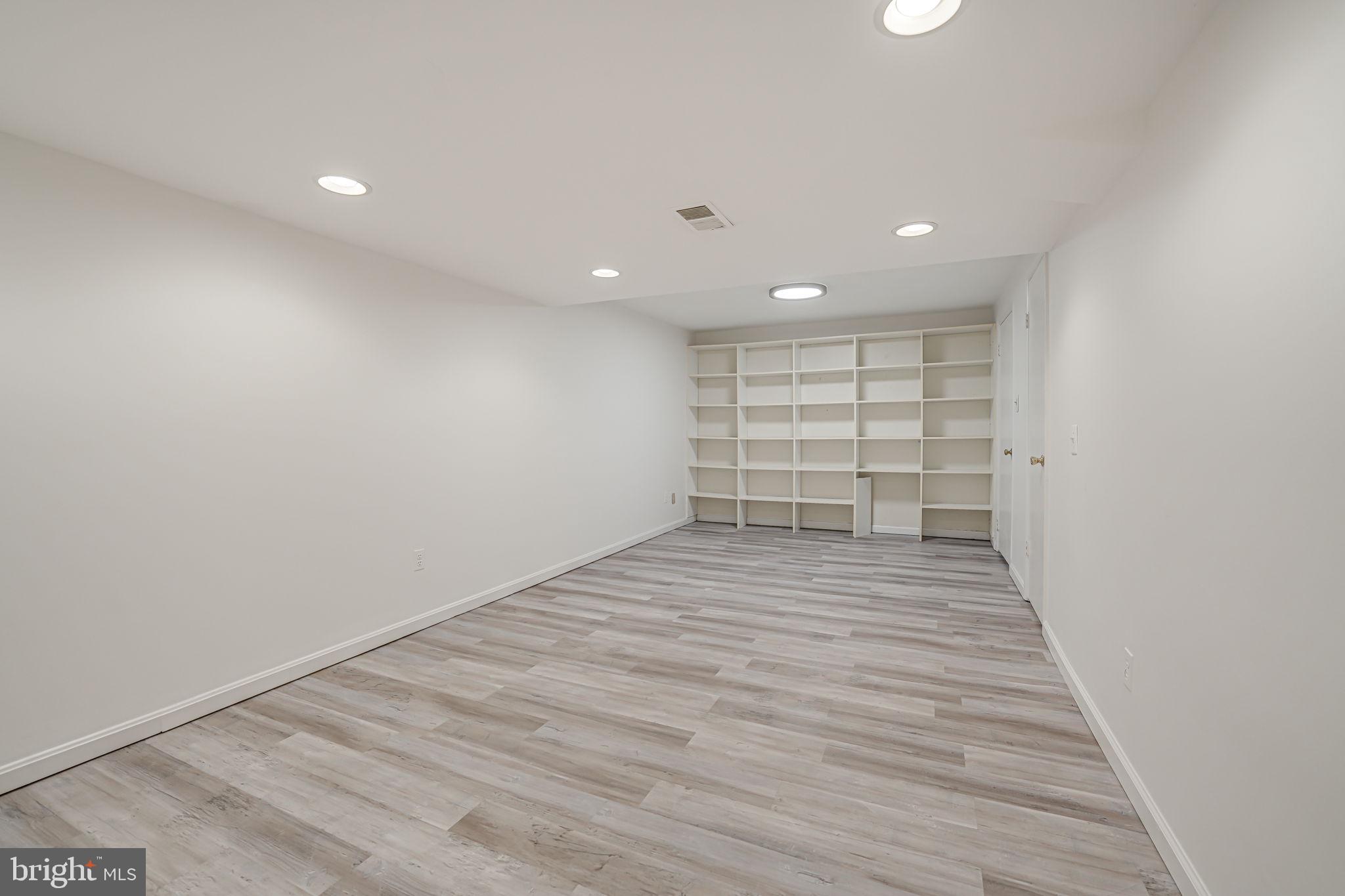 WINDGATE I - Residential