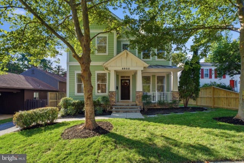Photo of 6833 19th Road N, ARLINGTON, VA 22205 (MLS # VAAR2078248)