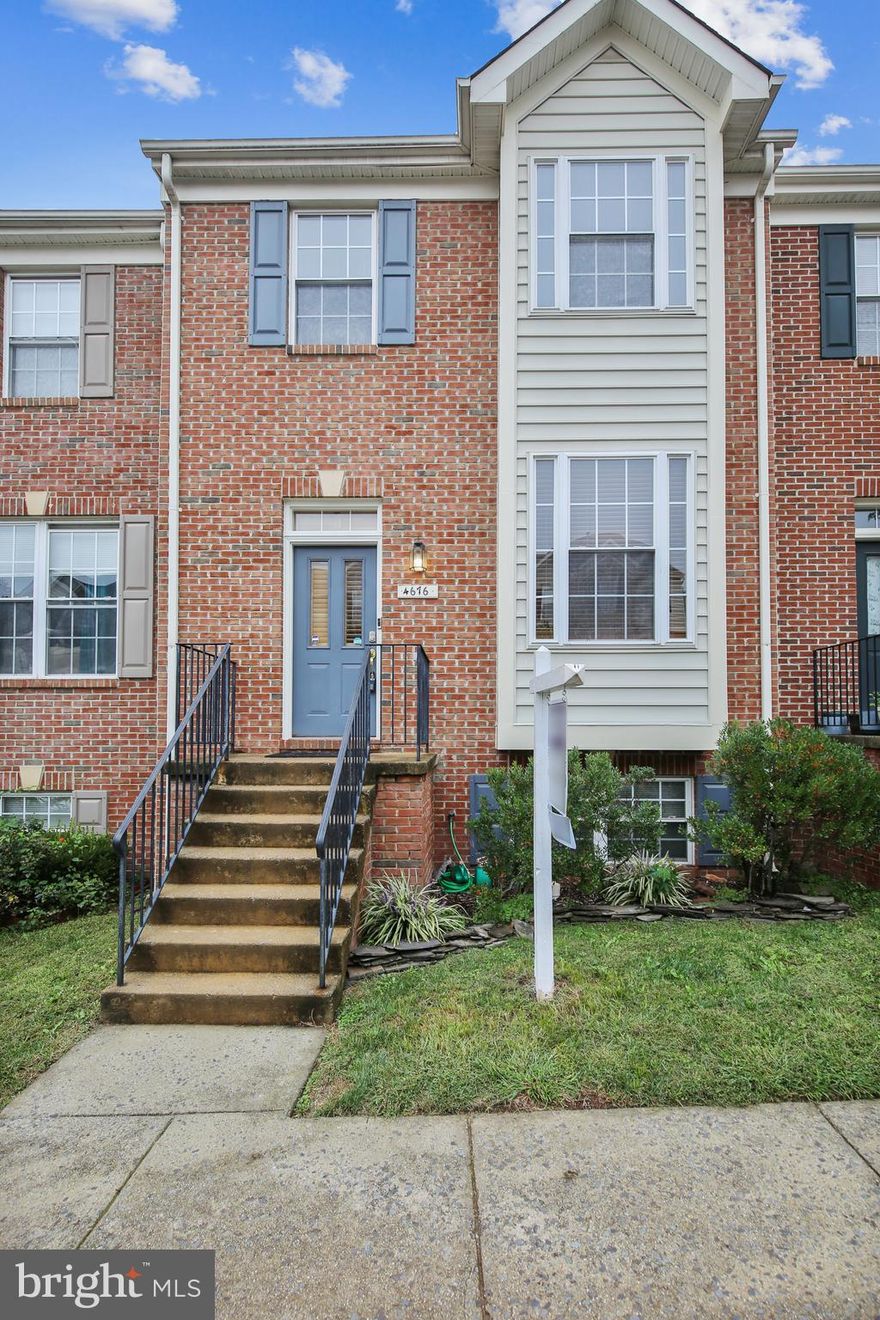 WELCOME HOME!! LOCATION,  LOCATION, LOCATION! TOWNHOUSE WITH 4 BEDS, 3.5 BAT,  ALL BATHROOMS UPDATED, FRESHLY PAINTED THROUGHOUT, WOOD FLOORS, & CROWN MOLDING. CHANTILLY HIGH SCHOOL,  A VIENNA METRO STATION BUS STOP IS RIGHT ACROSS THE STREET, EASY ACCESS TO RT 28 & HWY 66. WALKING DISTANCE TO THE NEW REGENCY CENTER WITH WEGMANS SHOPPING CENTER, PEETS COFFEE, ANY RESTAURANTS, AND SHOPS. COSTCO, WHOLE FOOD, FAIR OAKS MALL, DULLES AIRPORT AND MANY MORE... AROUND THIS PRIME LOCATION.