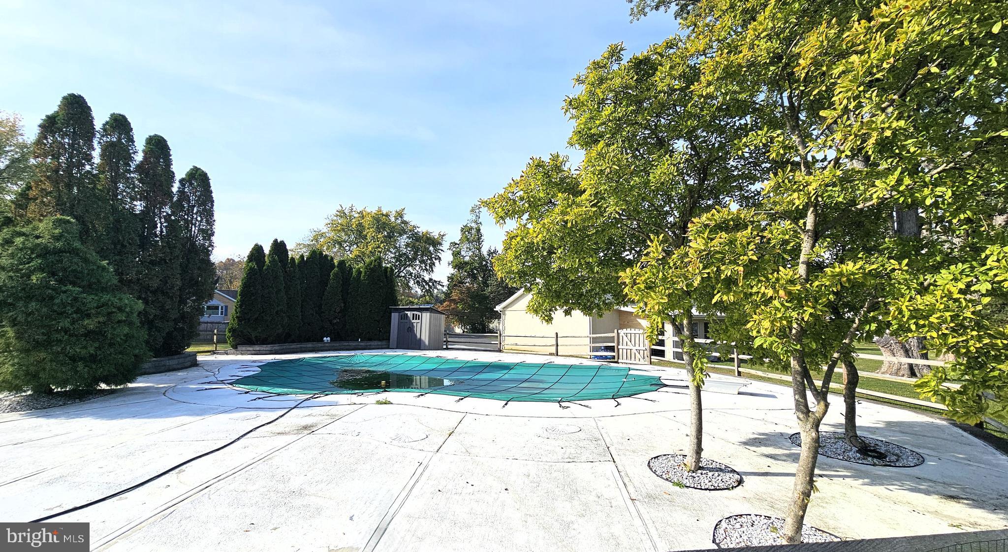 SAUCON COUNTRY EST - Residential