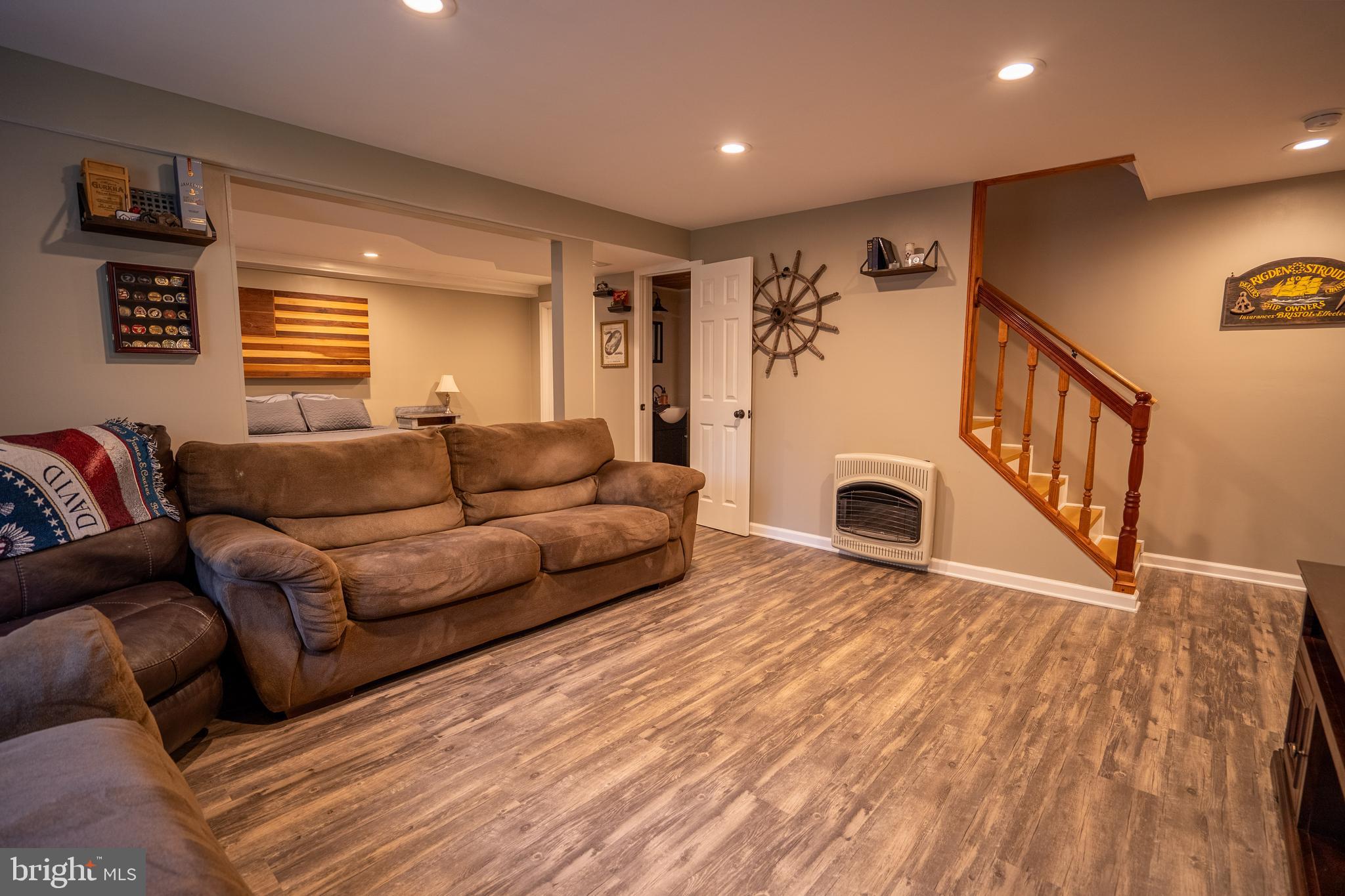 CHESTNUT GROVE - Residential