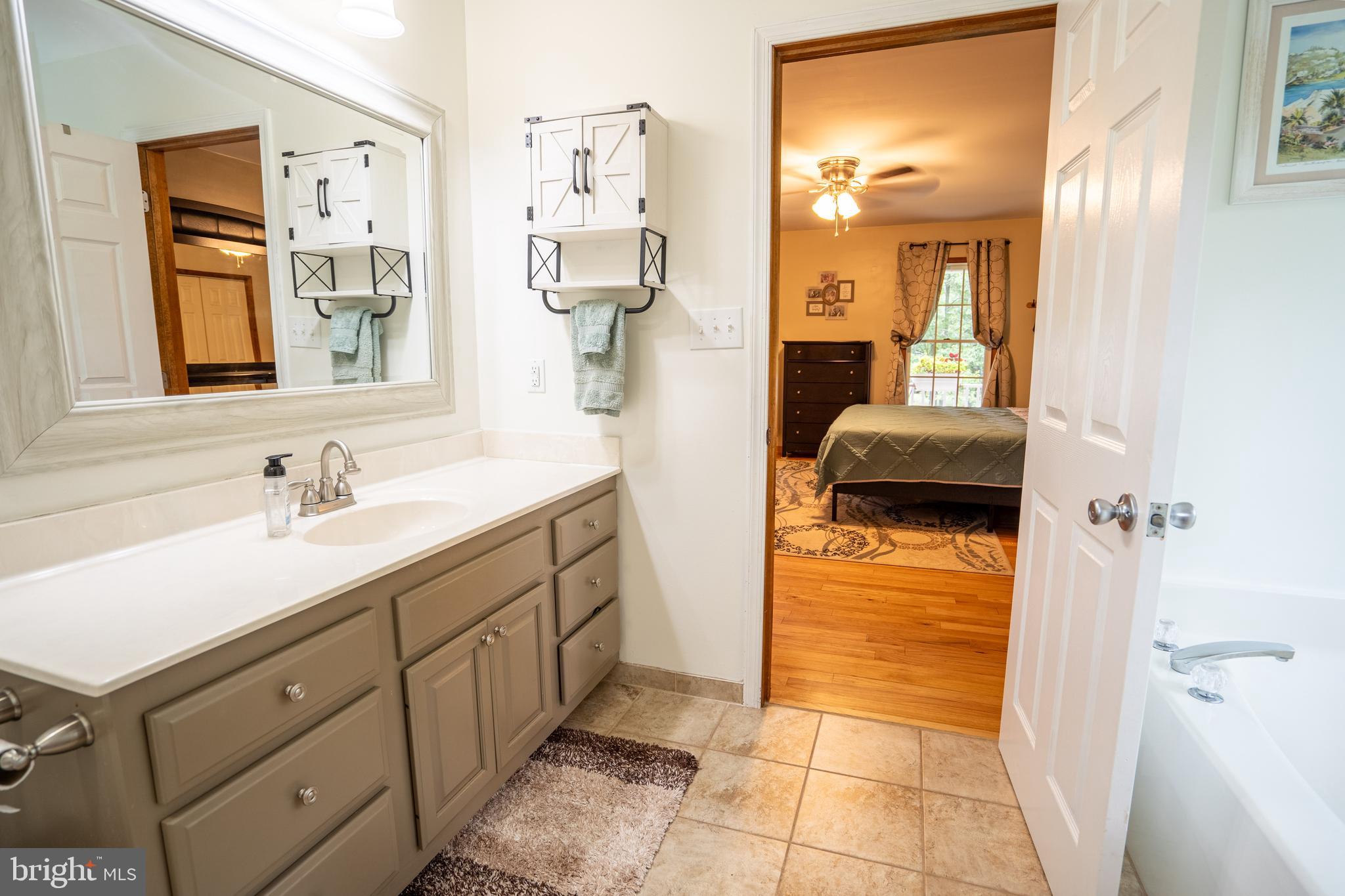 CHESTNUT GROVE - Residential