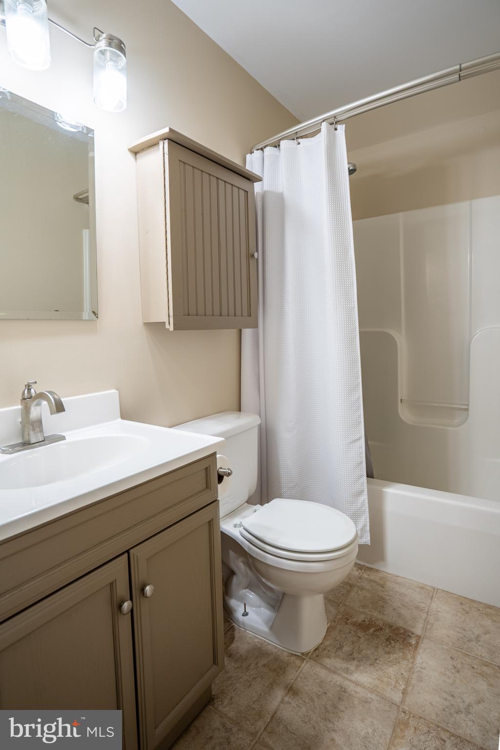 CHESTNUT GROVE - Residential