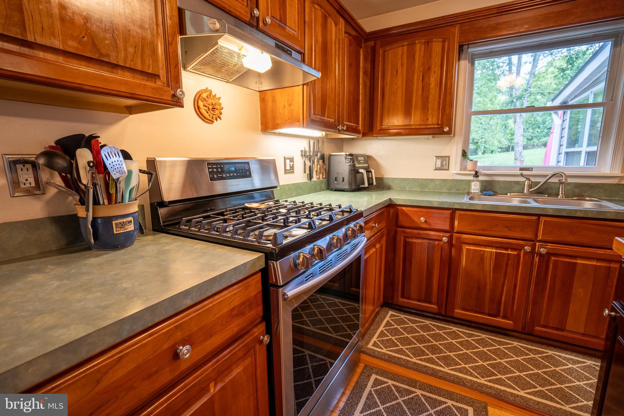 CHESTNUT GROVE - Residential