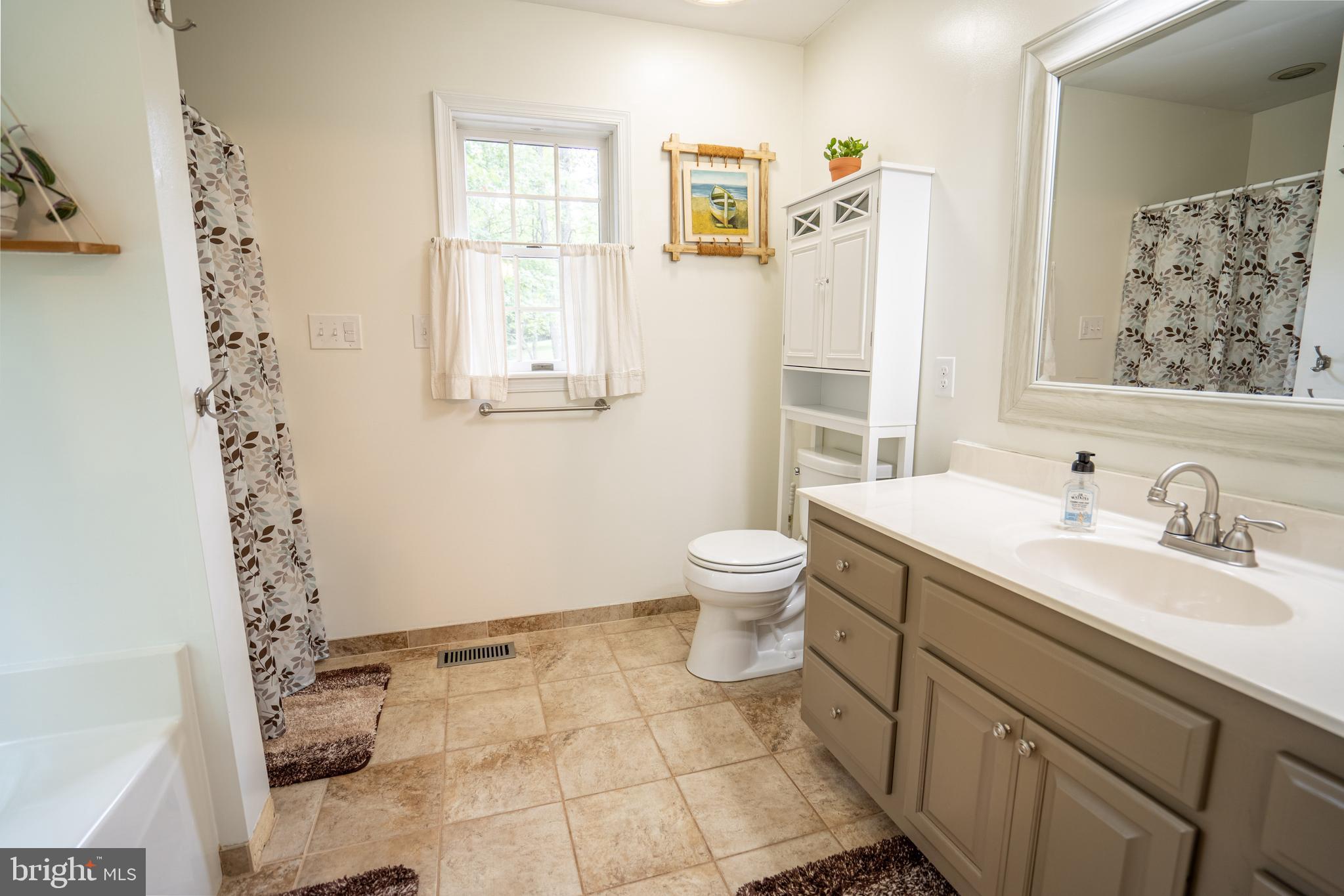 CHESTNUT GROVE - Residential