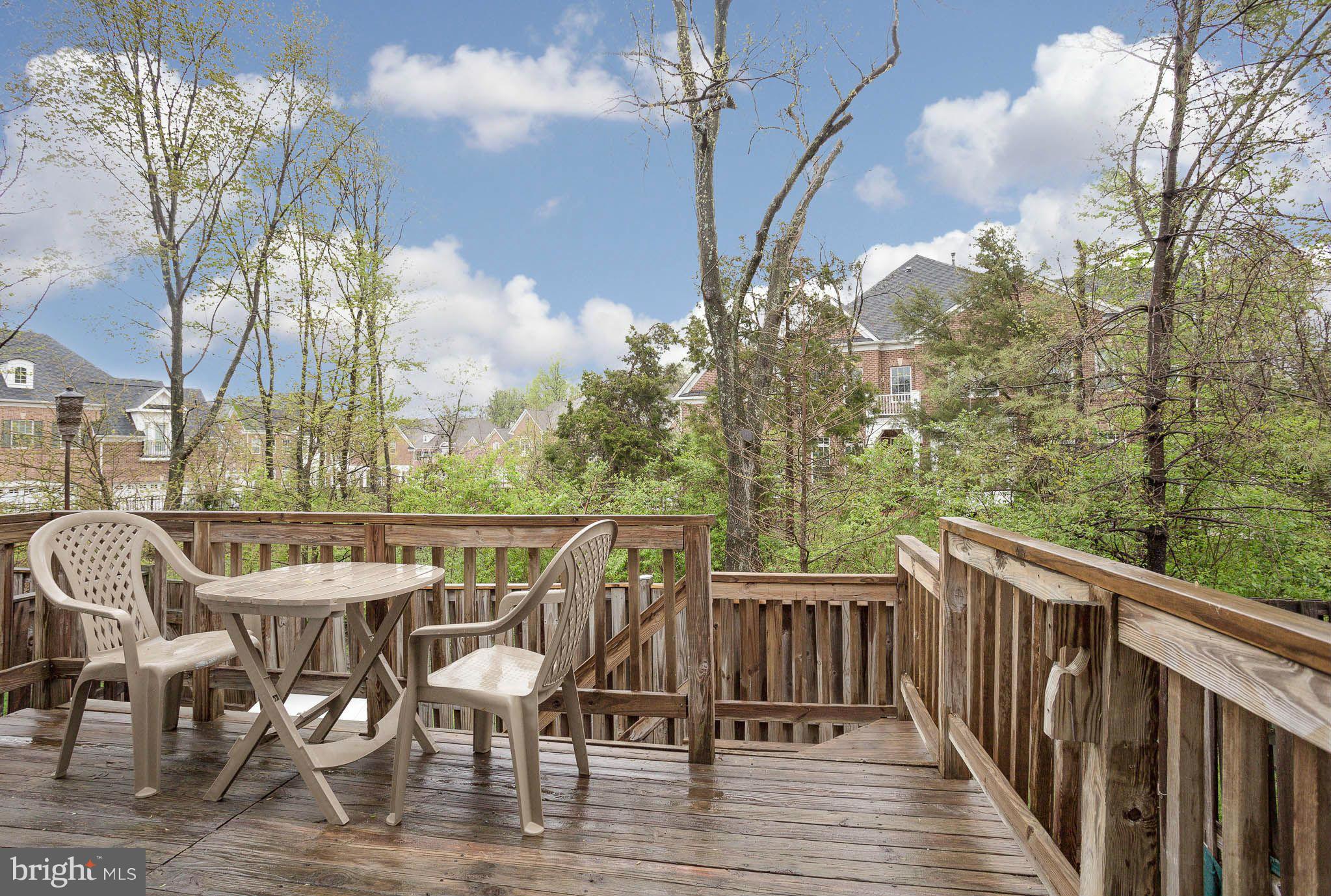 FAIR WOODS - Residential