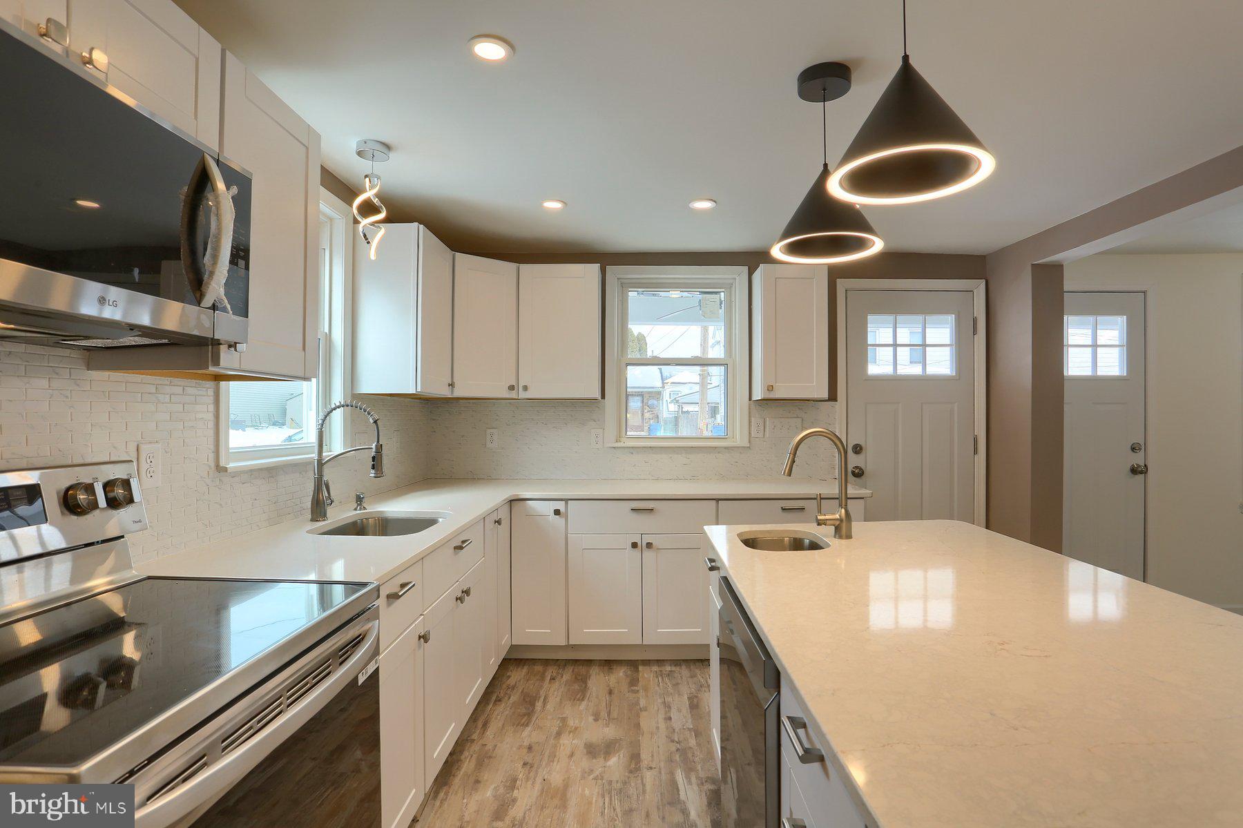 ROYALTON - Residential