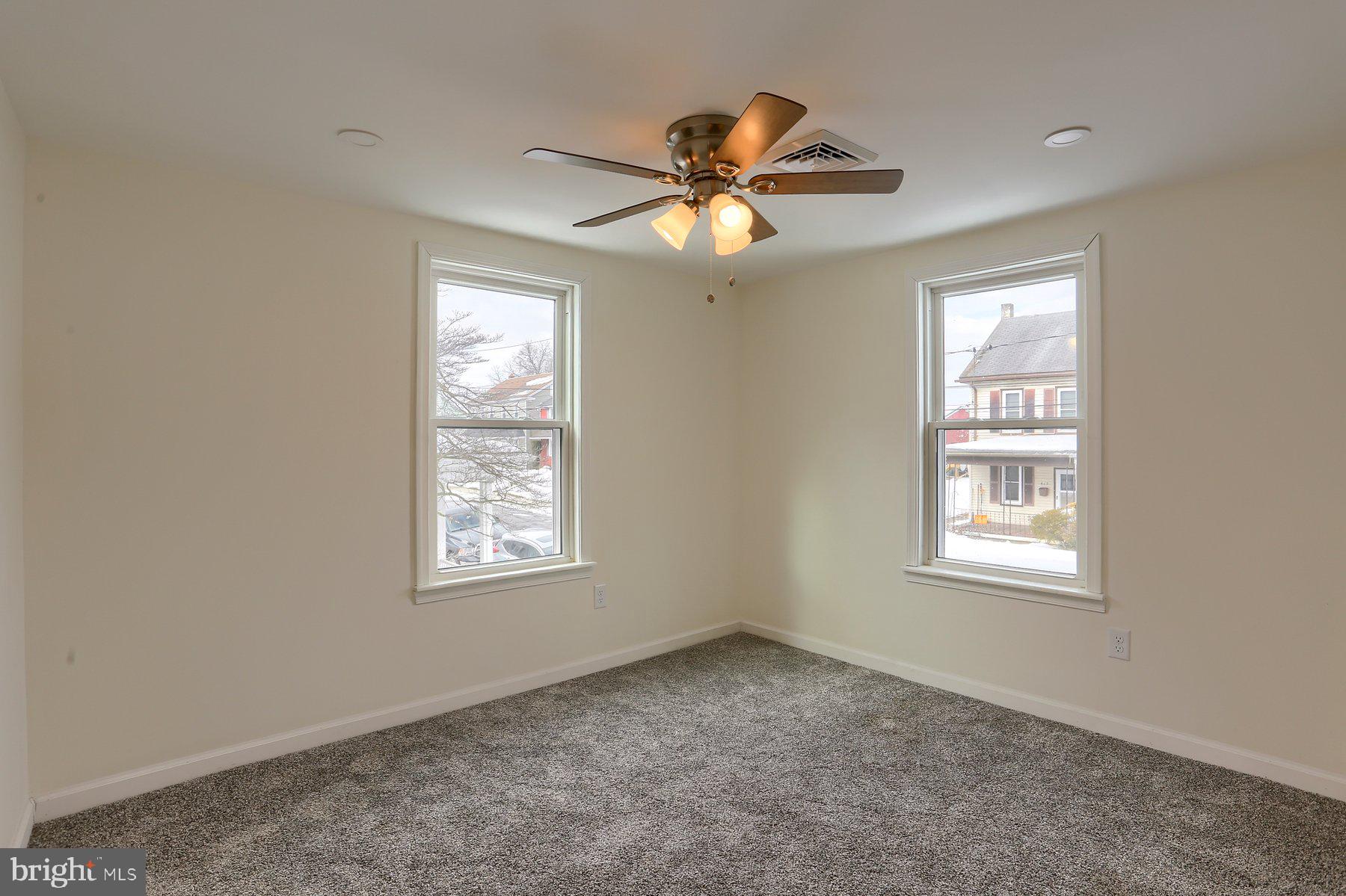 ROYALTON - Residential