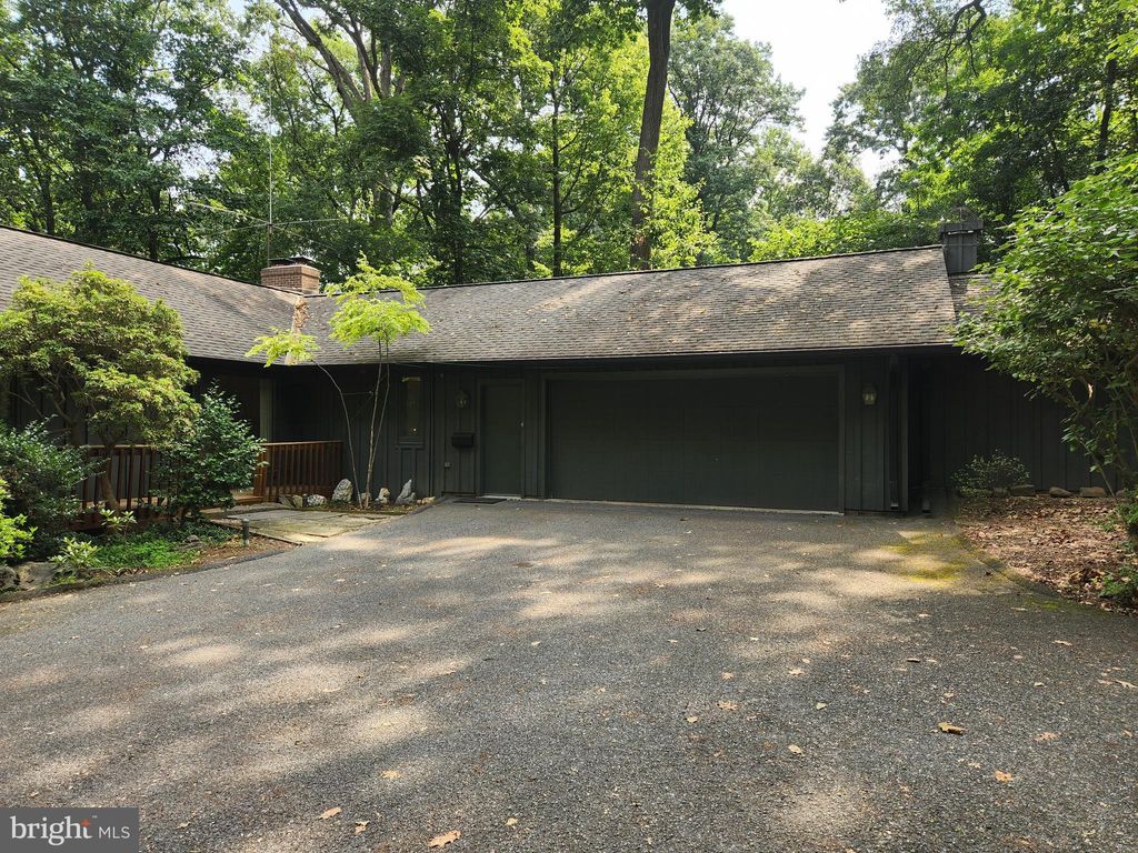 Photo of 2934 Kings Lane, Lancaster, PA 17601 (MLS # PALA2054950)