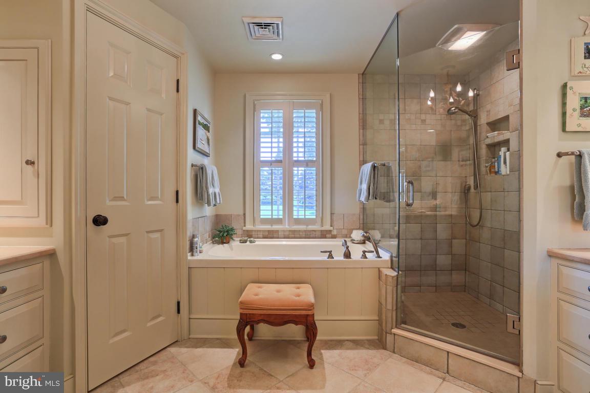 LANCASTER COUNTRY CLUB - Residential