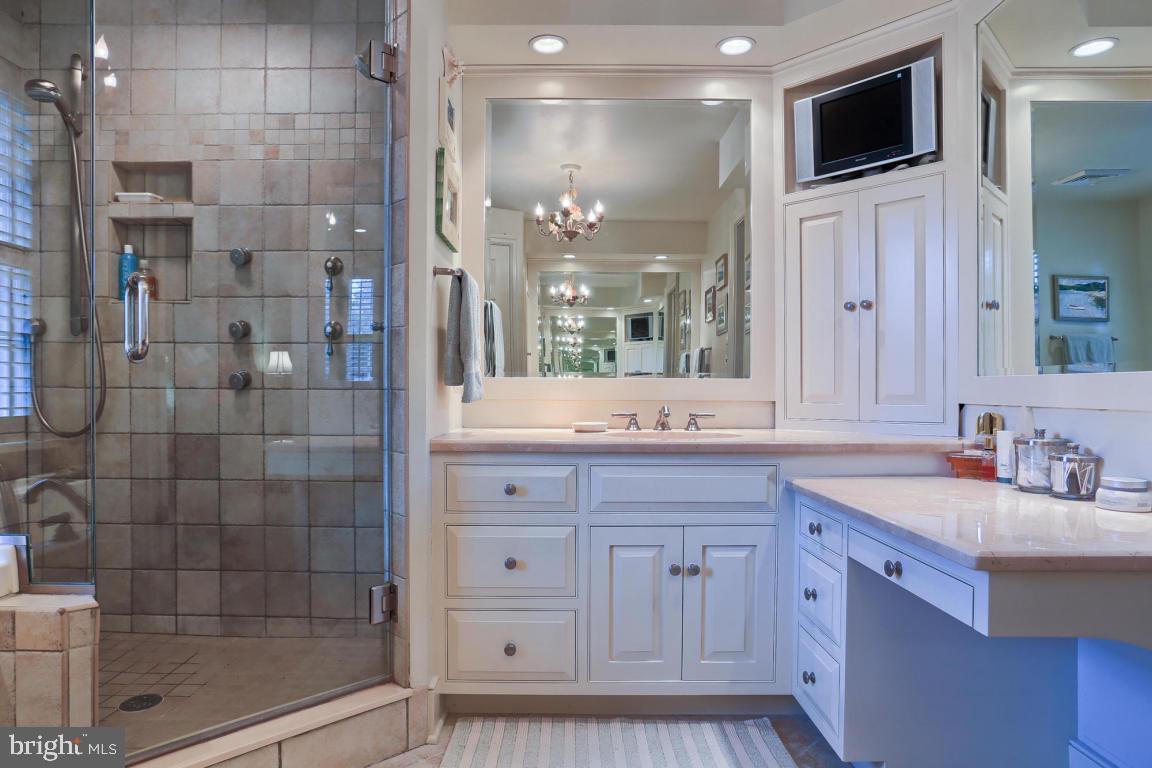 LANCASTER COUNTRY CLUB - Residential