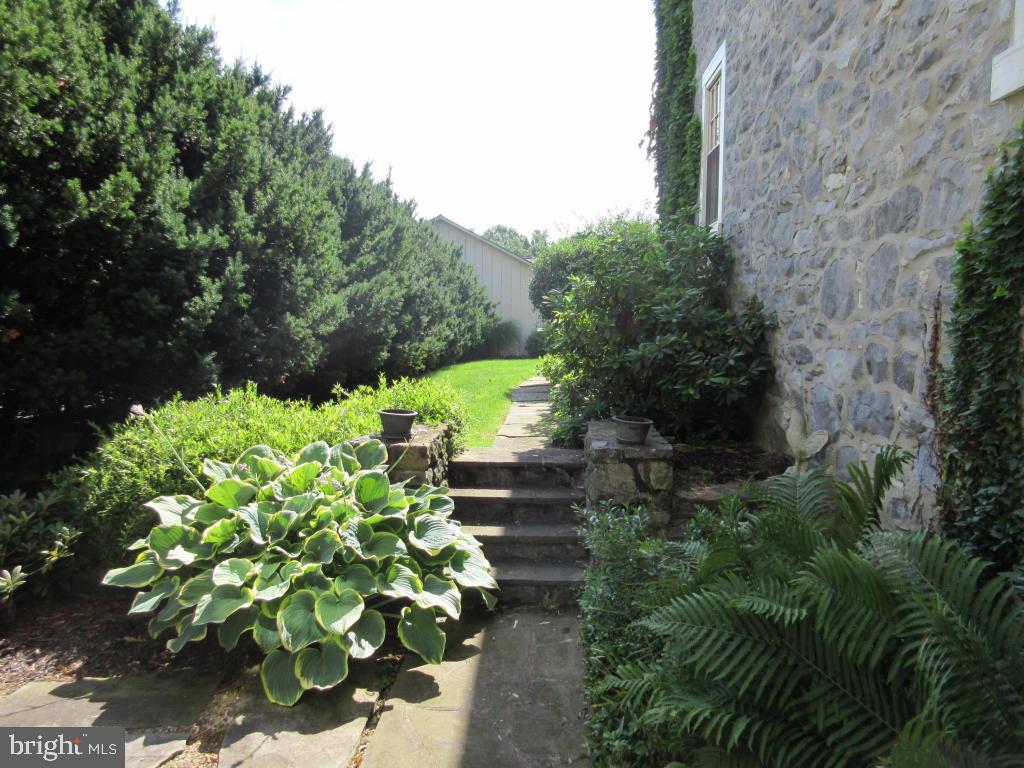 LANCASTER COUNTRY CLUB - Residential