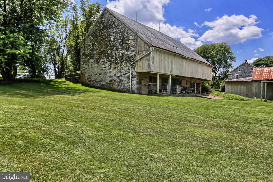 LANCASTER COUNTRY CLUB - Residential