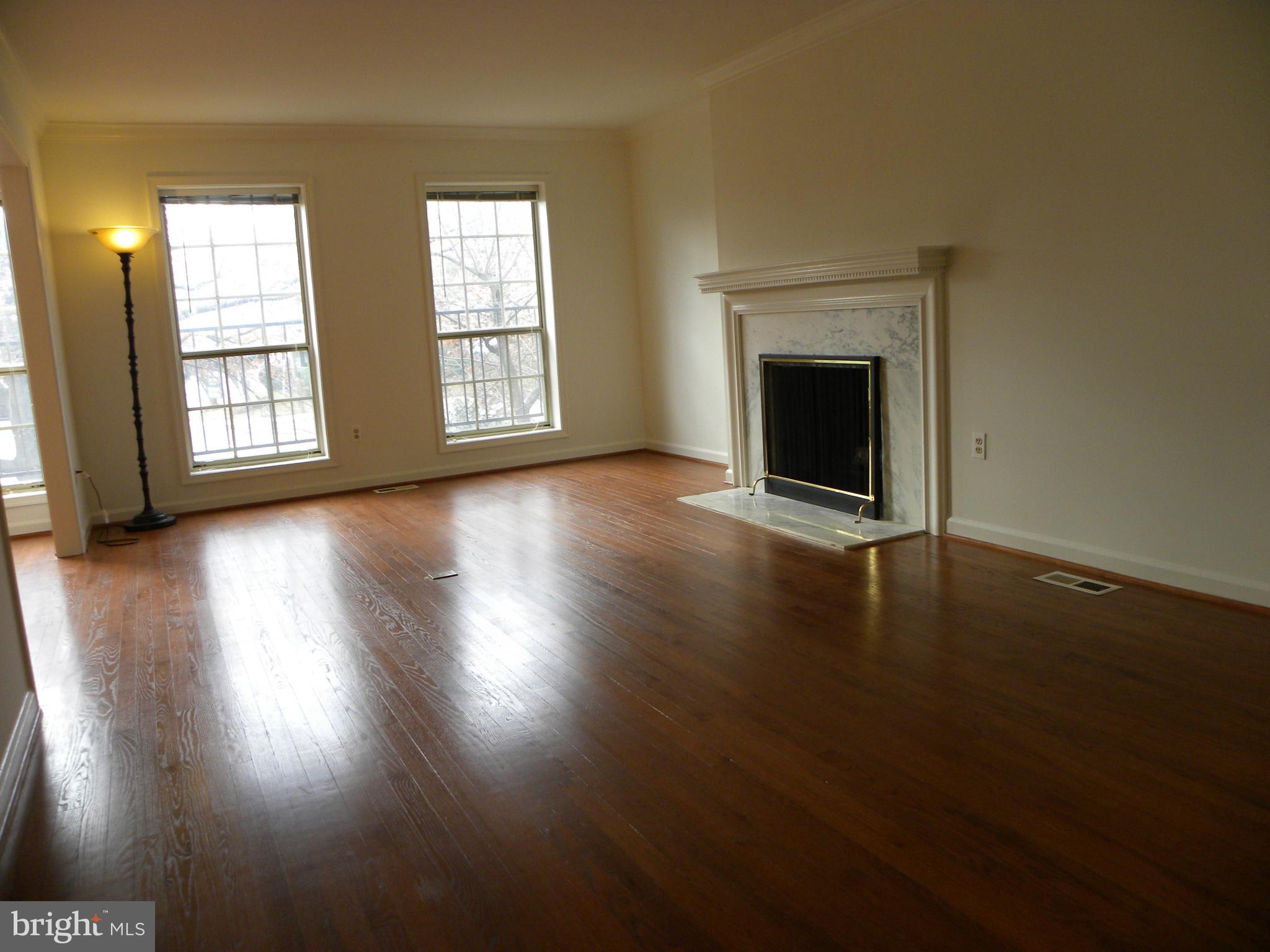 MCLEAN MEWS - Residential Lease