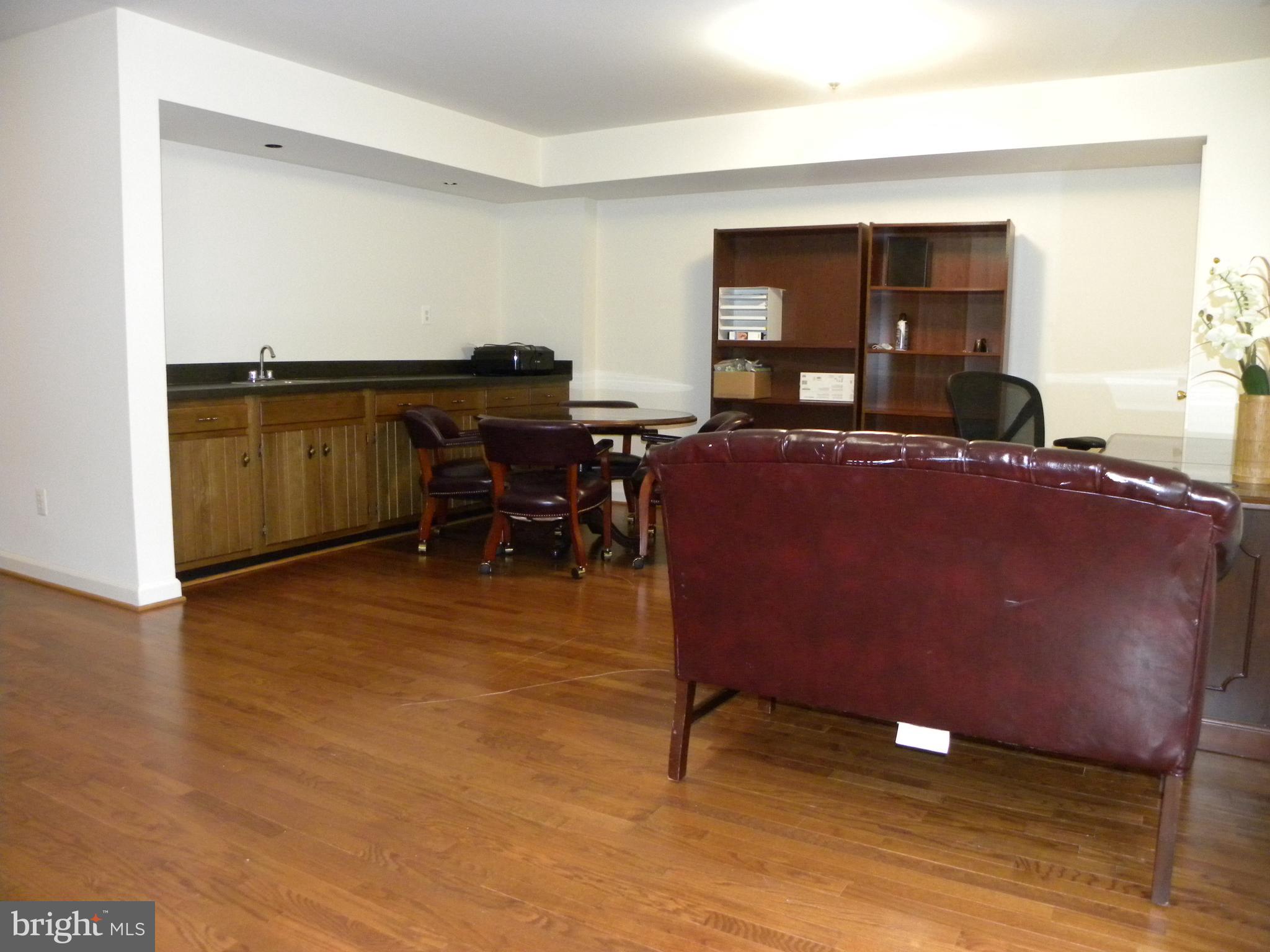 MCLEAN MEWS - Residential Lease