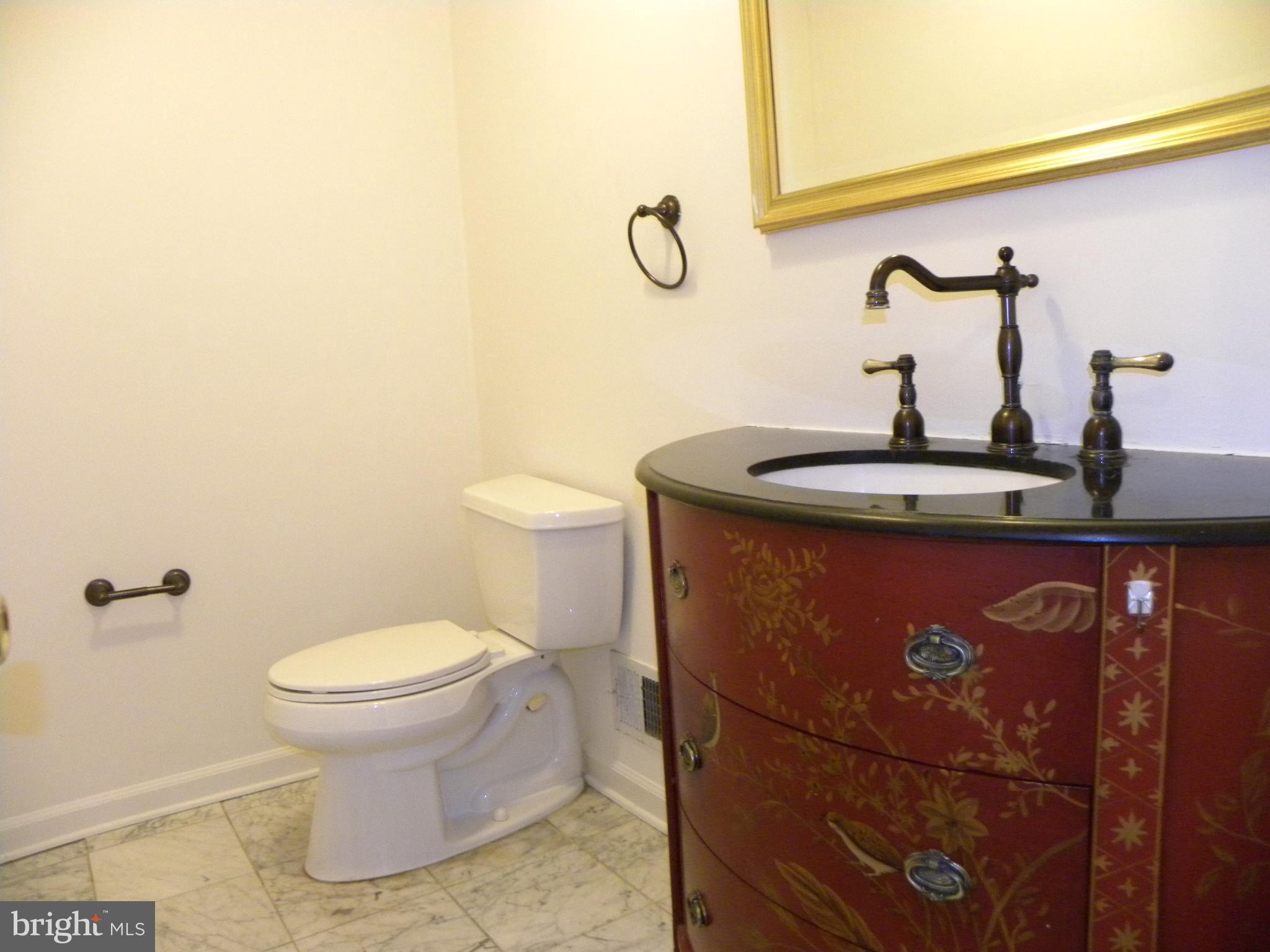 MCLEAN MEWS - Residential Lease