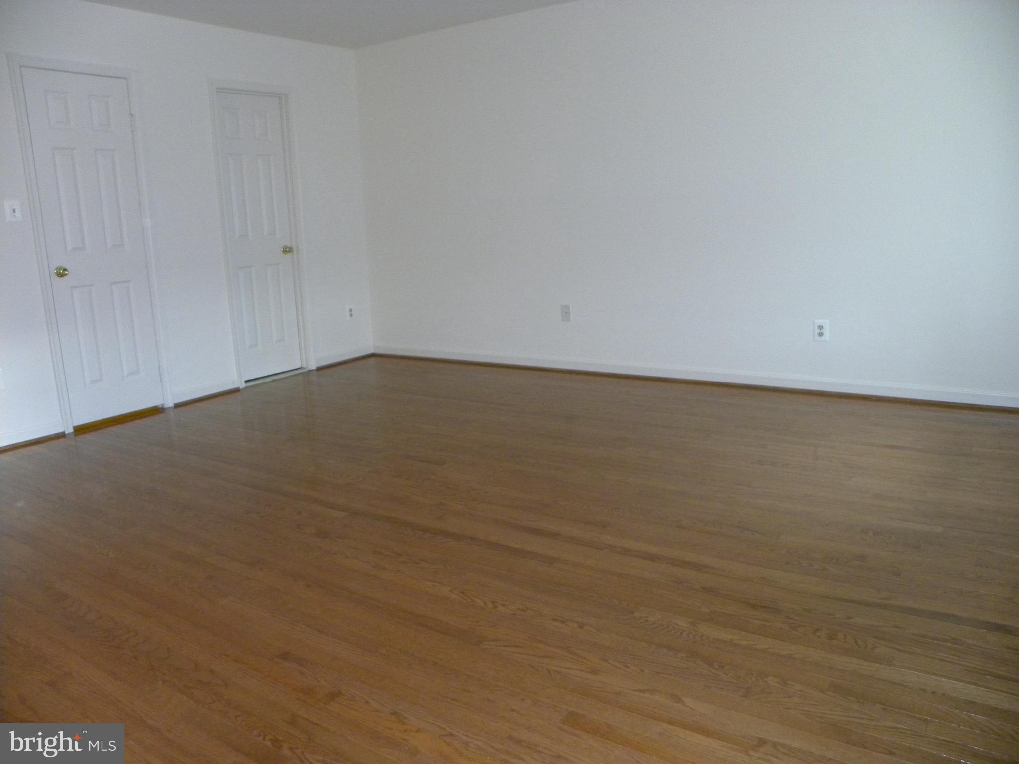 MCLEAN MEWS - Residential Lease