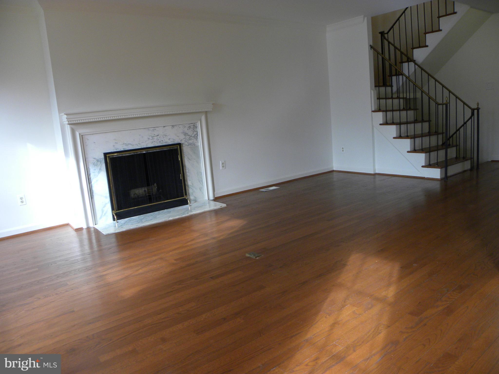 MCLEAN MEWS - Residential Lease