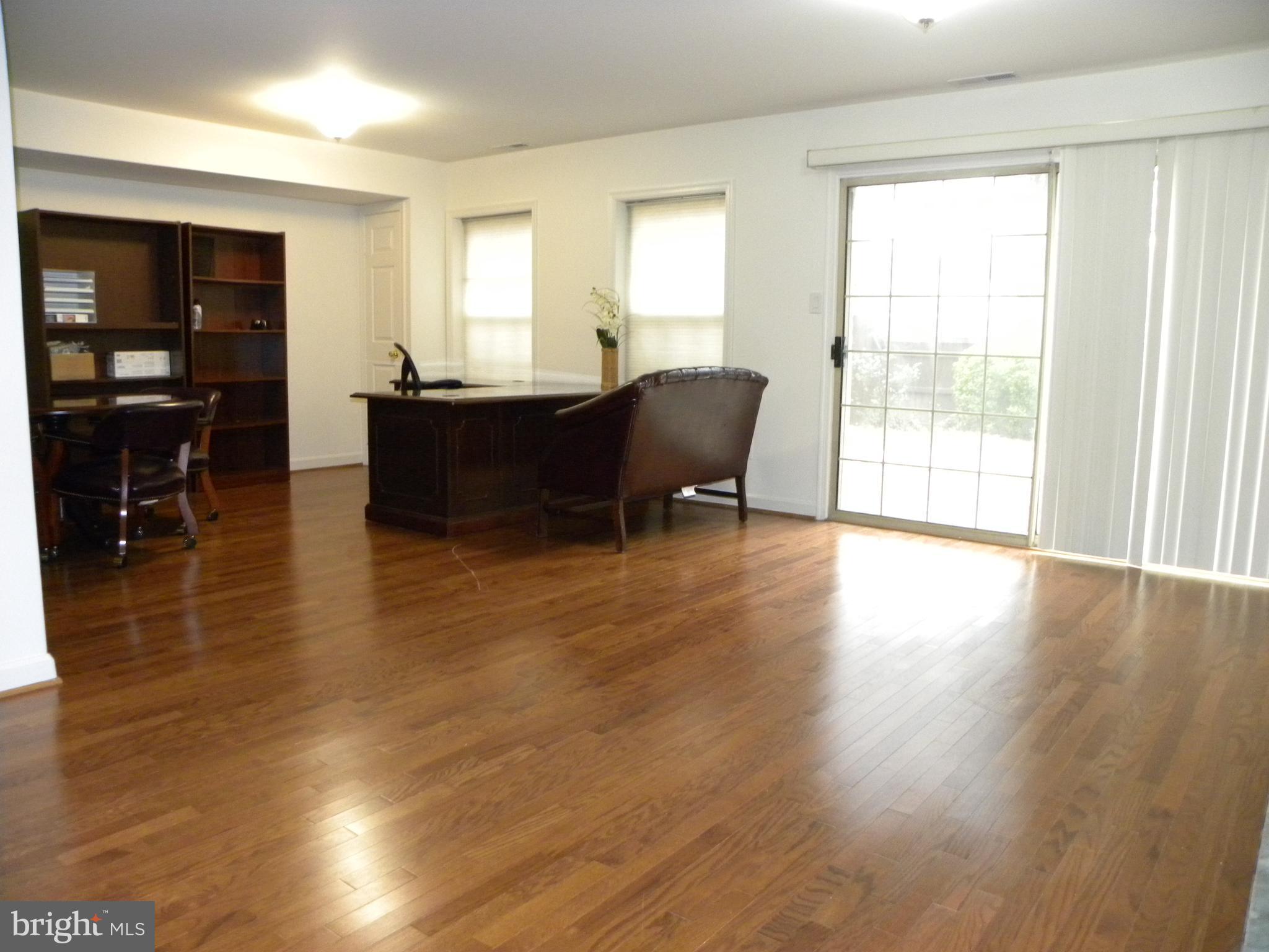 MCLEAN MEWS - Residential Lease