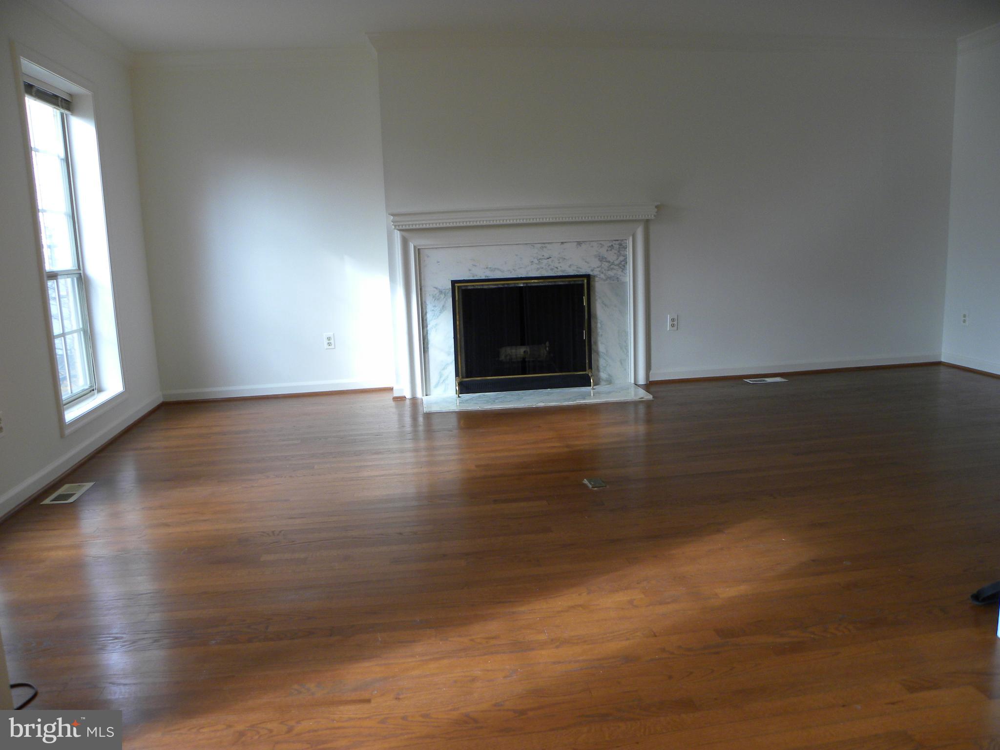 MCLEAN MEWS - Residential Lease