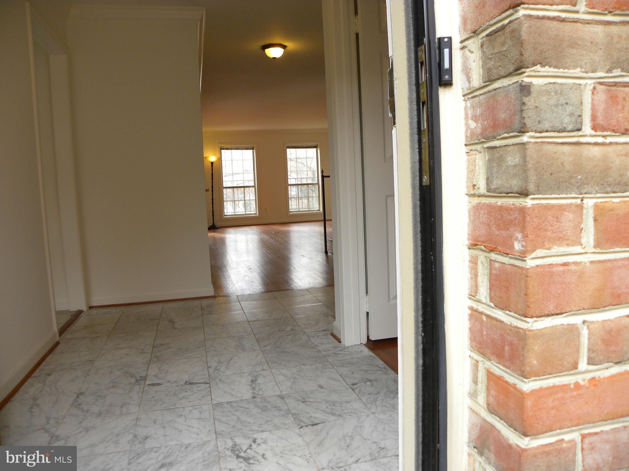 MCLEAN MEWS - Residential Lease