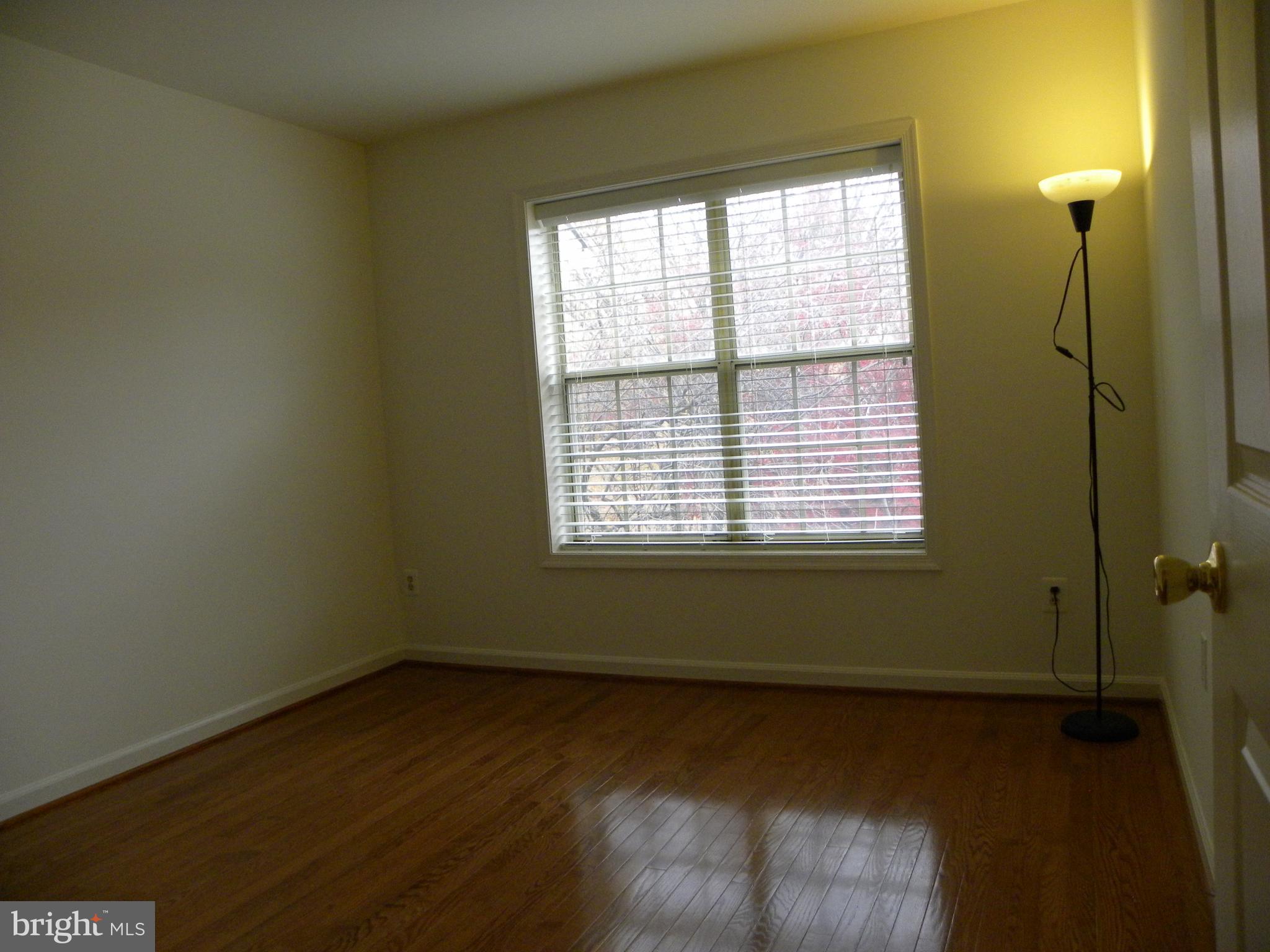 MCLEAN MEWS - Residential Lease