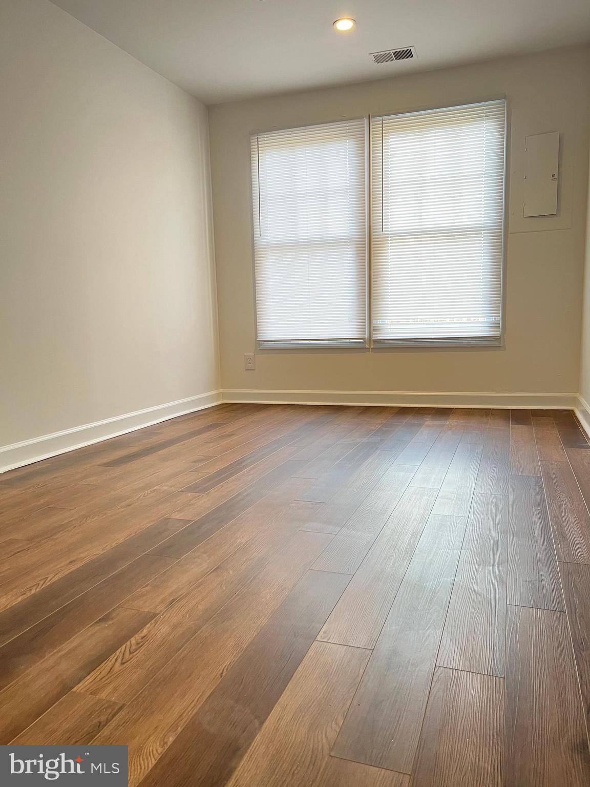 ASHBURN FARM - Residential