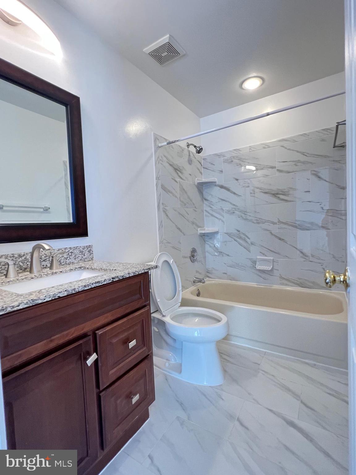 ASHBURN FARM - Residential