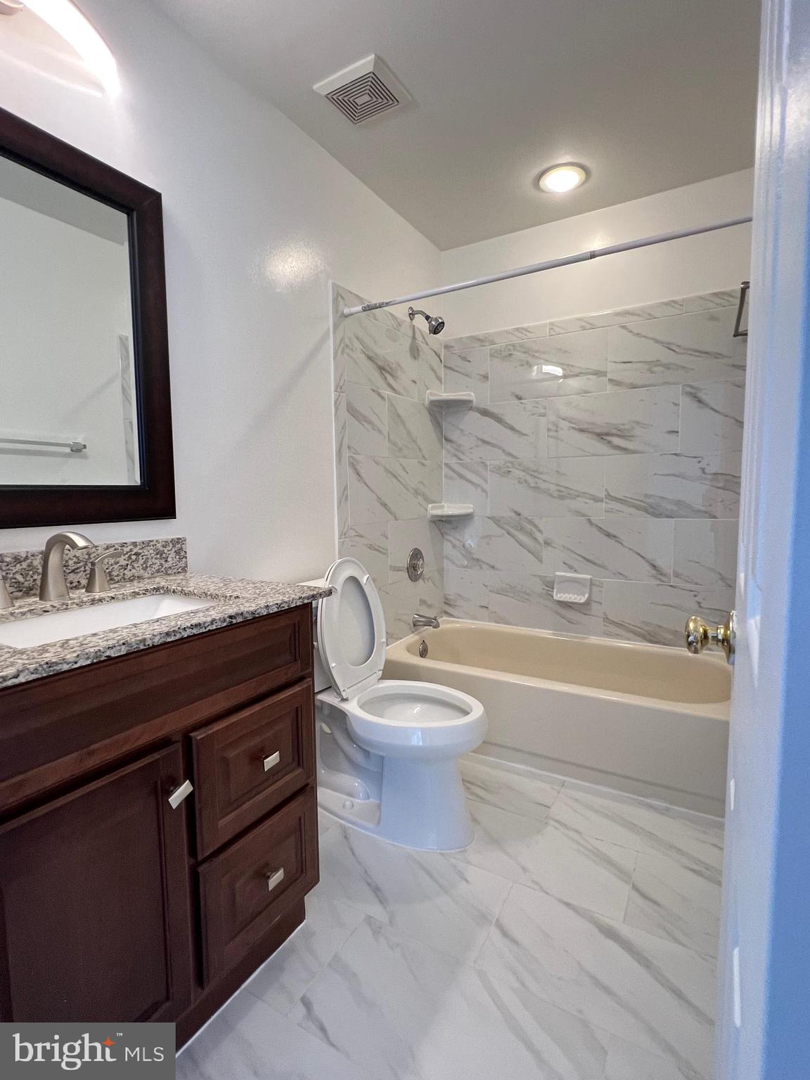 ASHBURN FARM - Residential