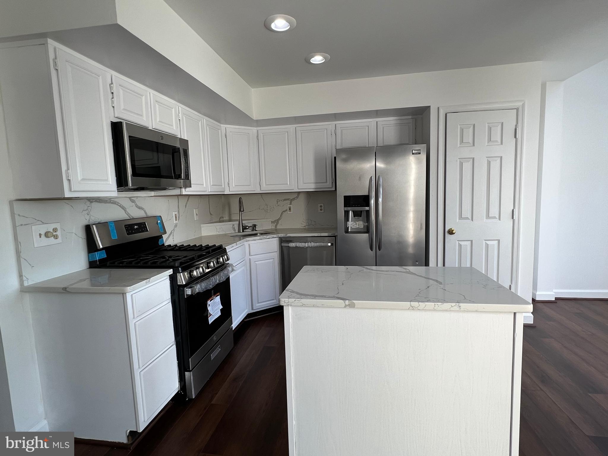 ASHBURN FARM - Residential