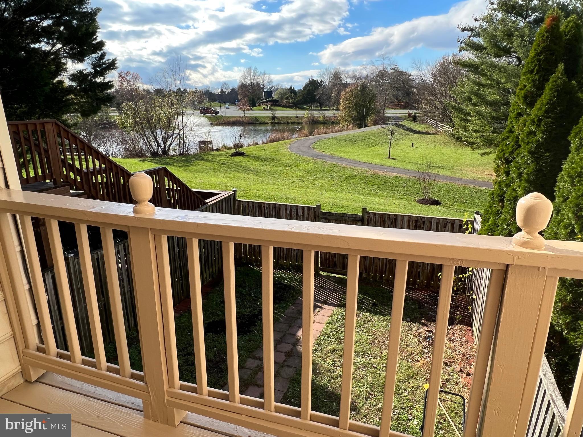 ASHBURN FARM - Residential