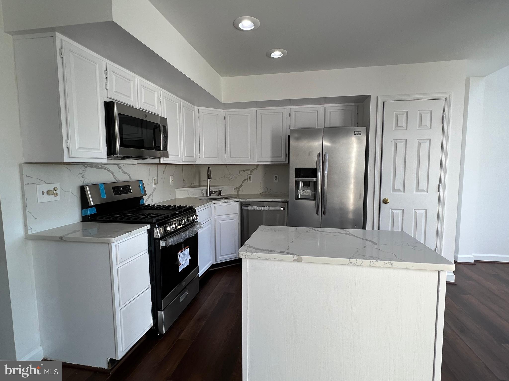 ASHBURN FARM - Residential