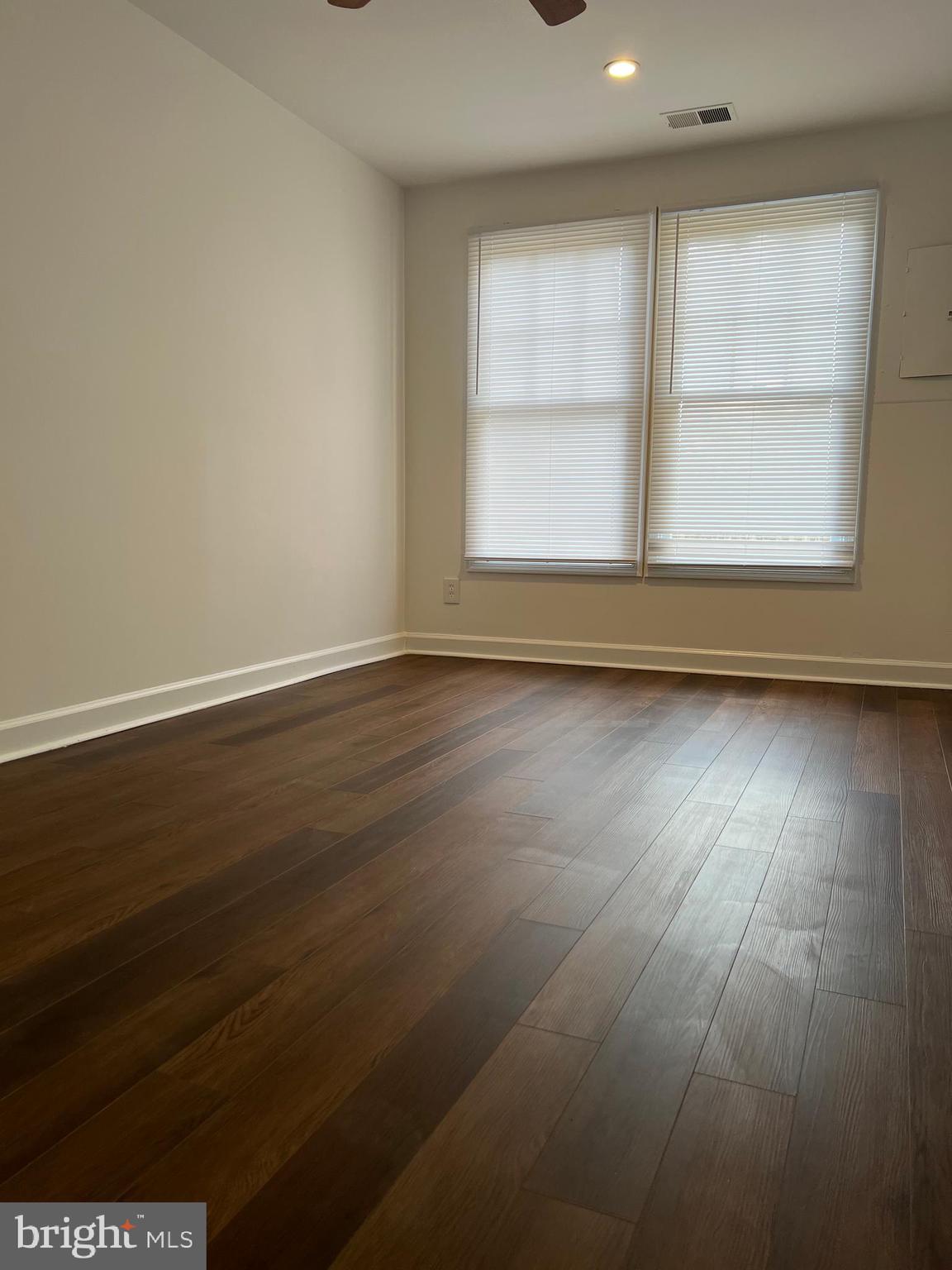 ASHBURN FARM - Residential