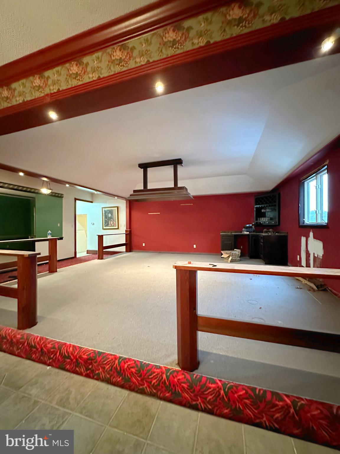 MANAYUNK - Commercial Lease