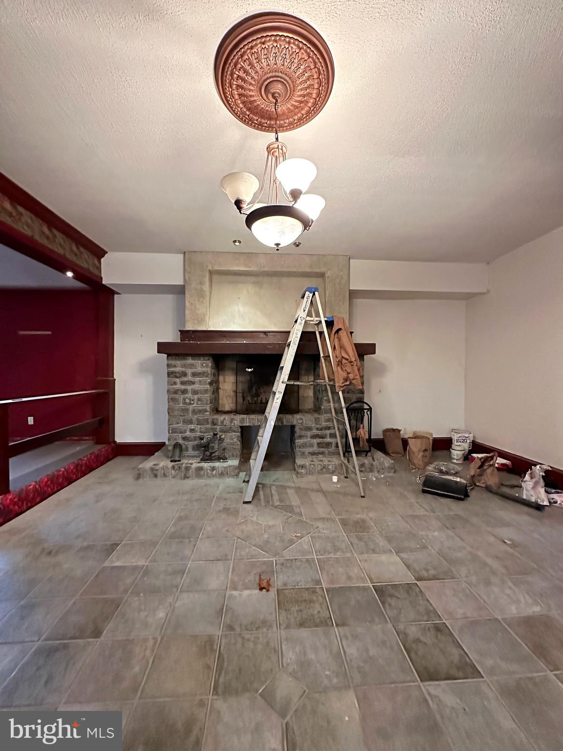 MANAYUNK - Commercial Lease