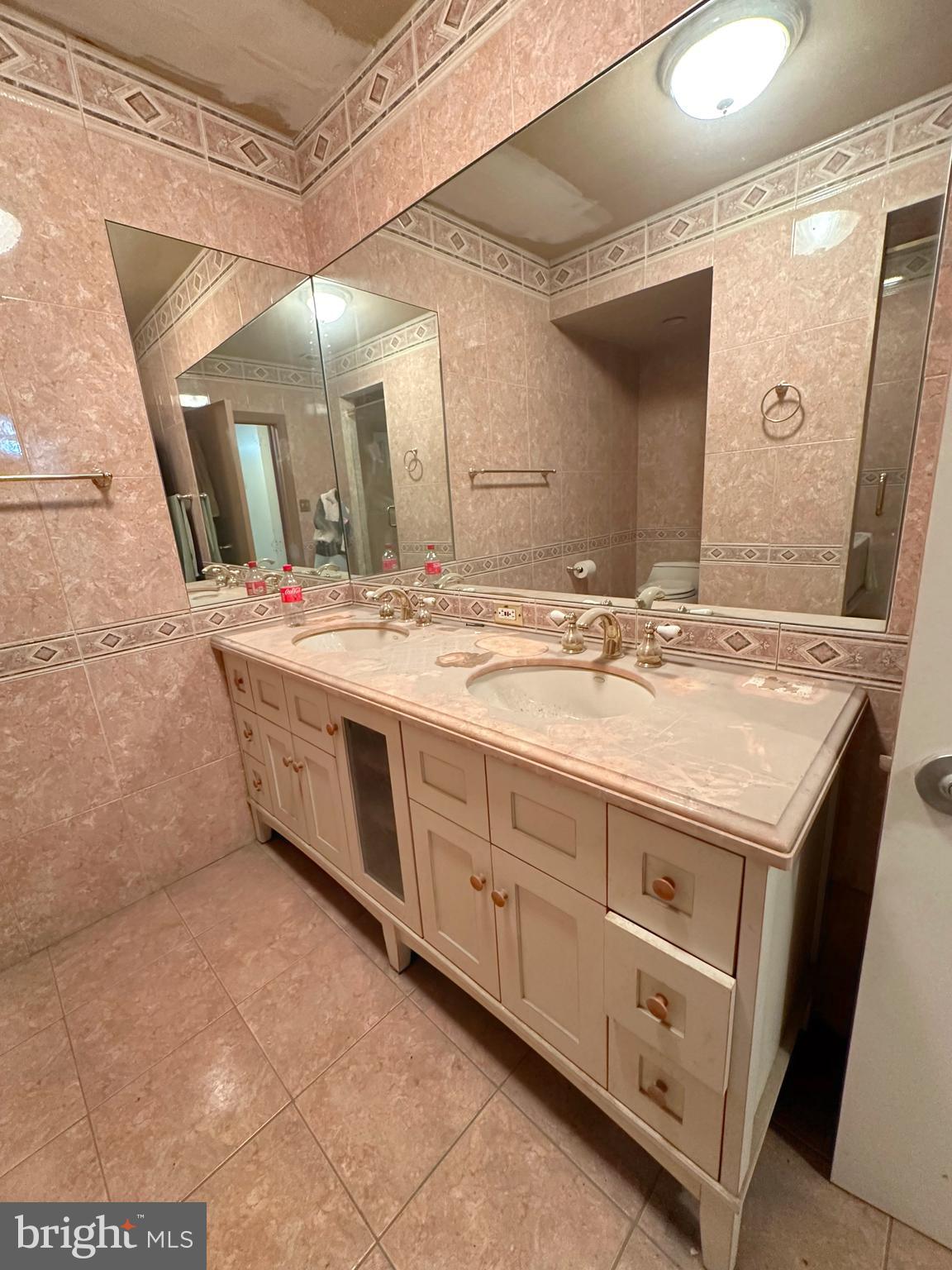 MANAYUNK - Commercial Lease