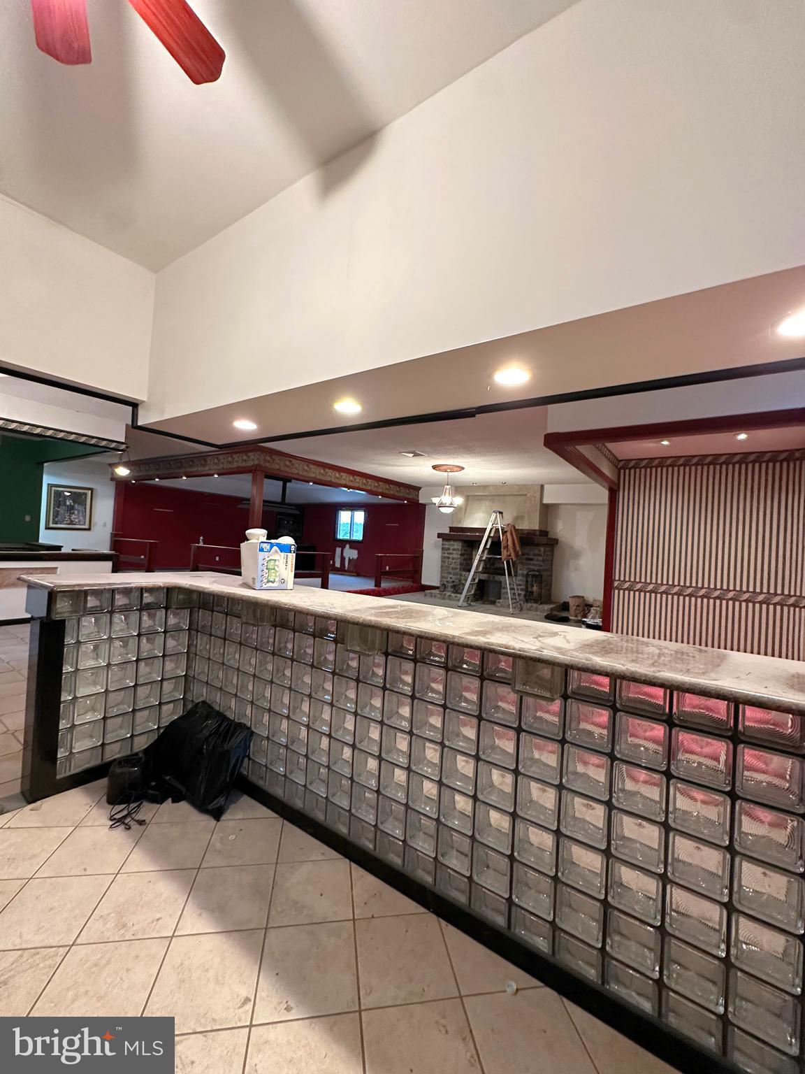 MANAYUNK - Commercial Lease