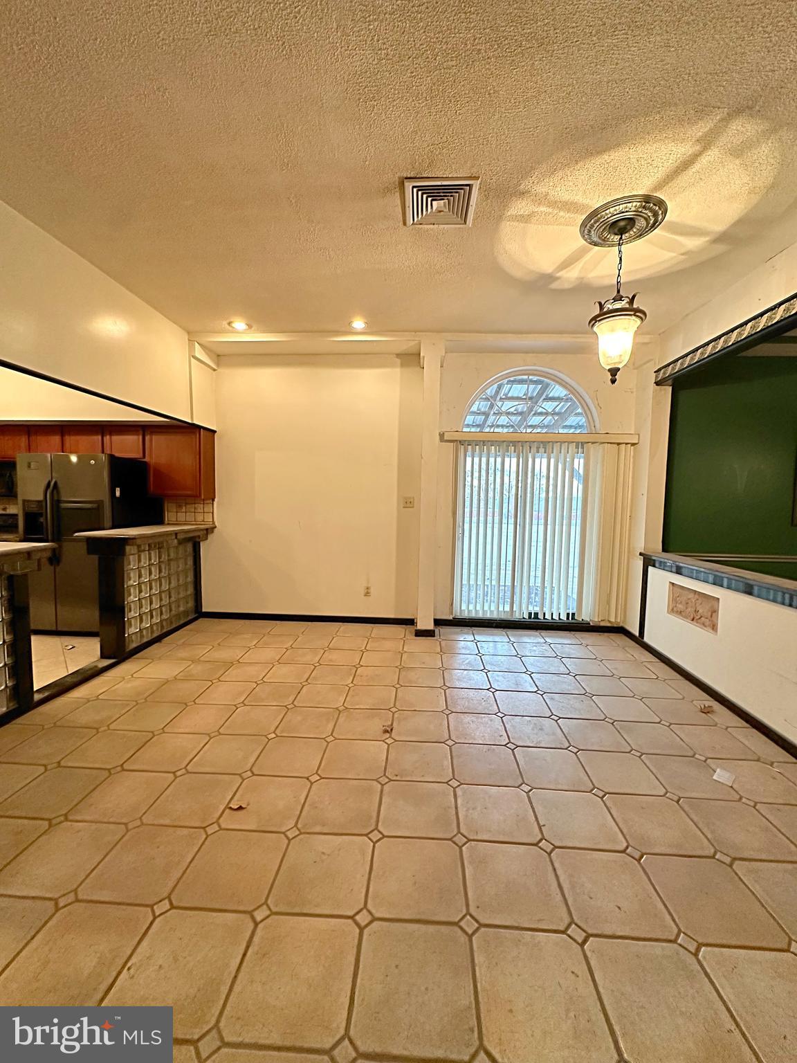 MANAYUNK - Commercial Lease