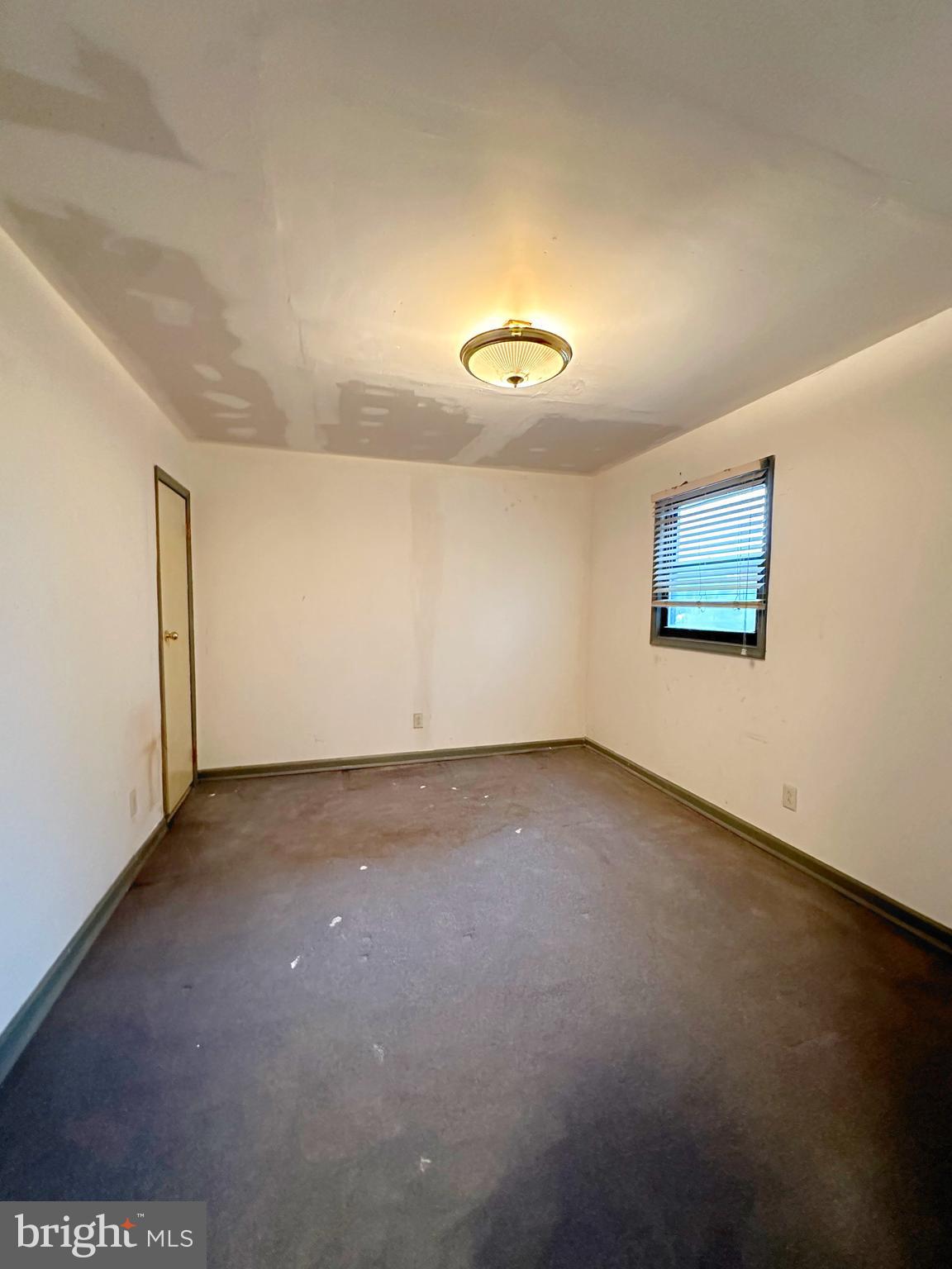 MANAYUNK - Commercial Lease