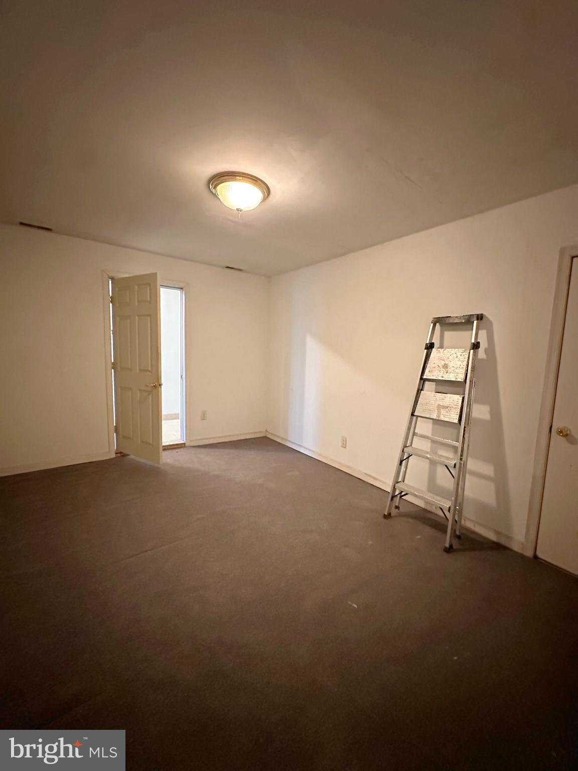 MANAYUNK - Commercial Lease