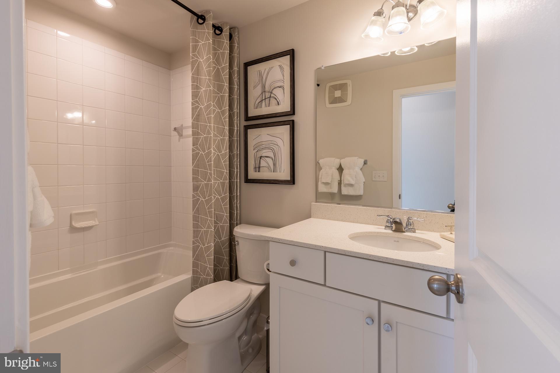 REGAL CHASE - Residential