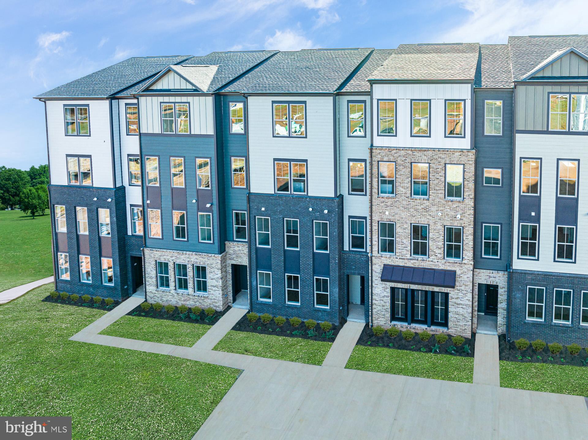 REGAL CHASE - Residential