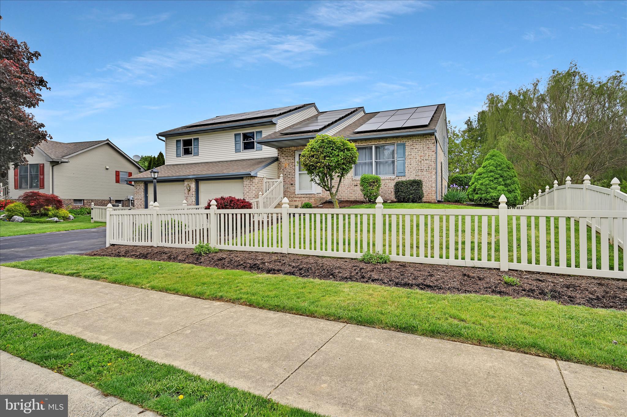 LINCOLN GARDENS - Residential