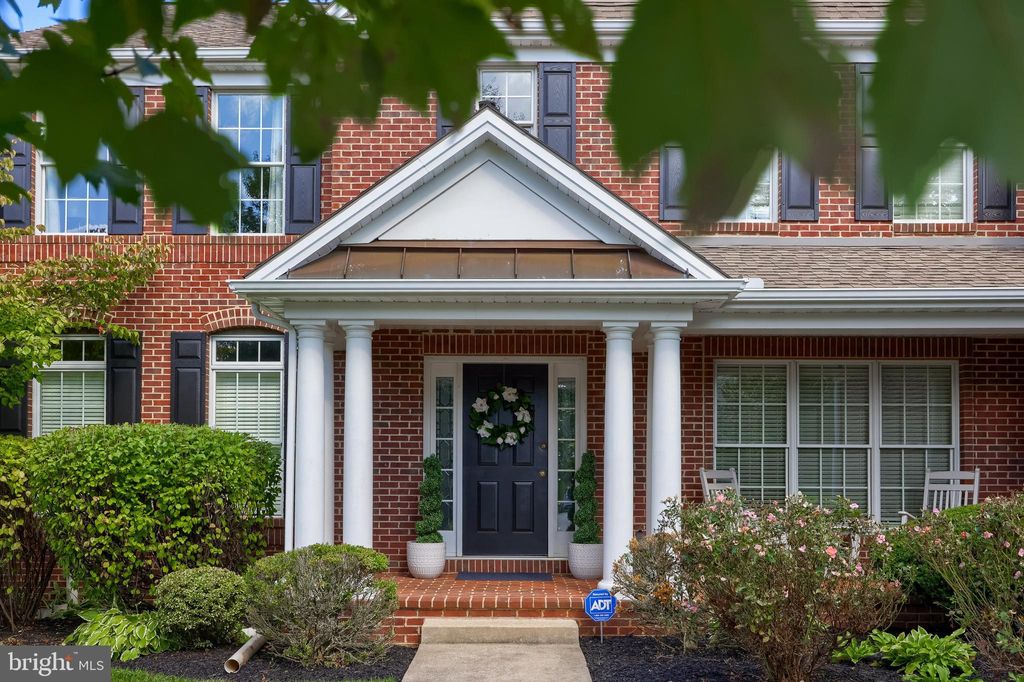 Photo of 2768 Meadow Cross Way, YORK, PA 17402 (MLS # PAYK2090932)