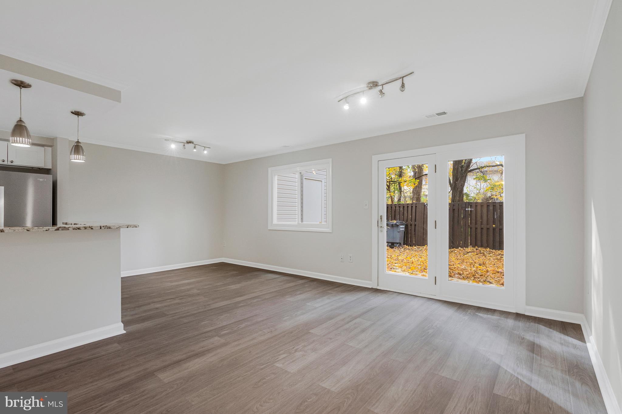 SUGARLAND RUN - Residential